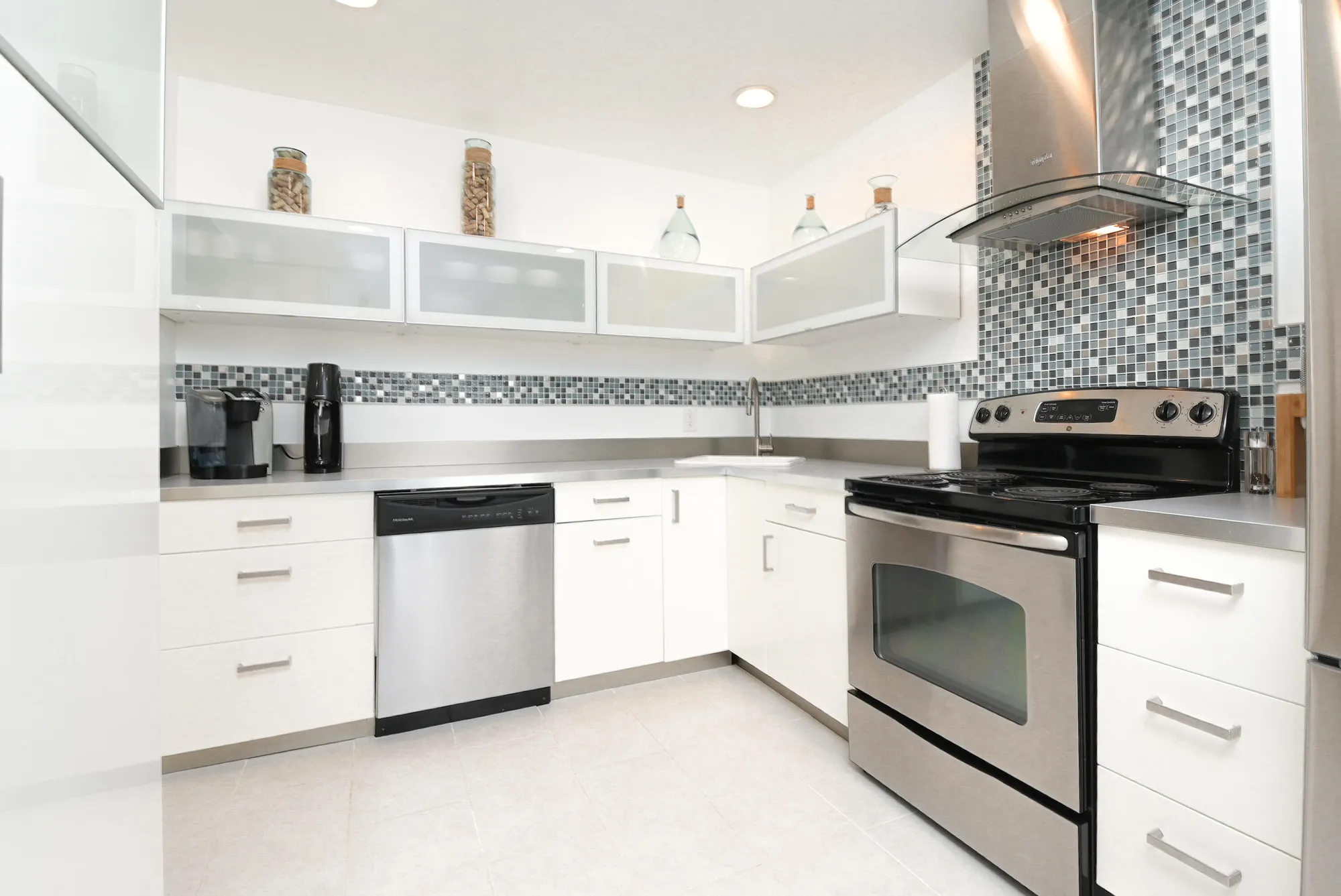 Property Slideshow image 7 of 37 | 9259 vista del lago apt 18j, Boca Raton, FL, 33428