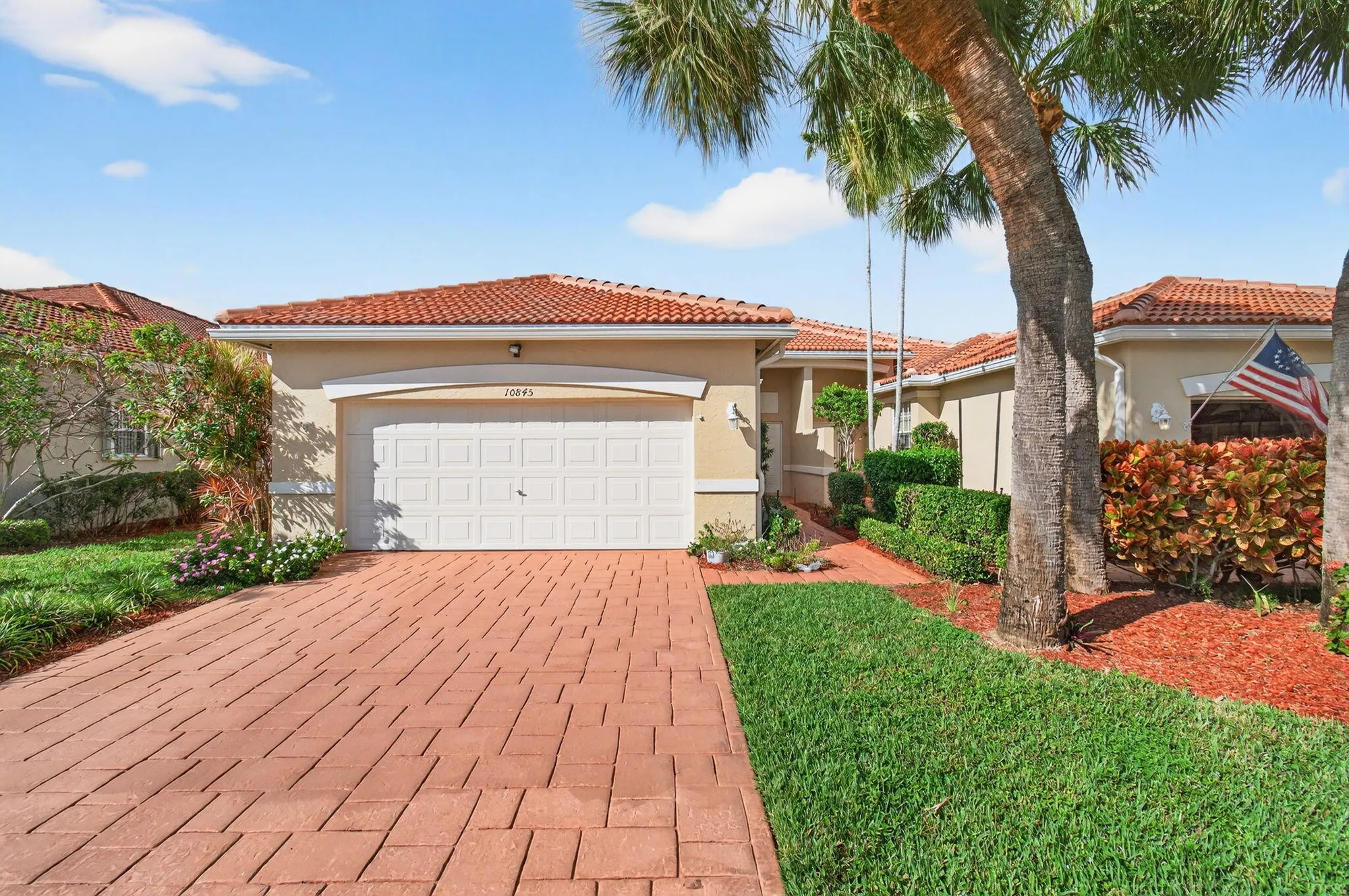 Property Slideshow image 5 of 67 | 10845 royal caribbean cir, Boynton Beach, FL, 33437