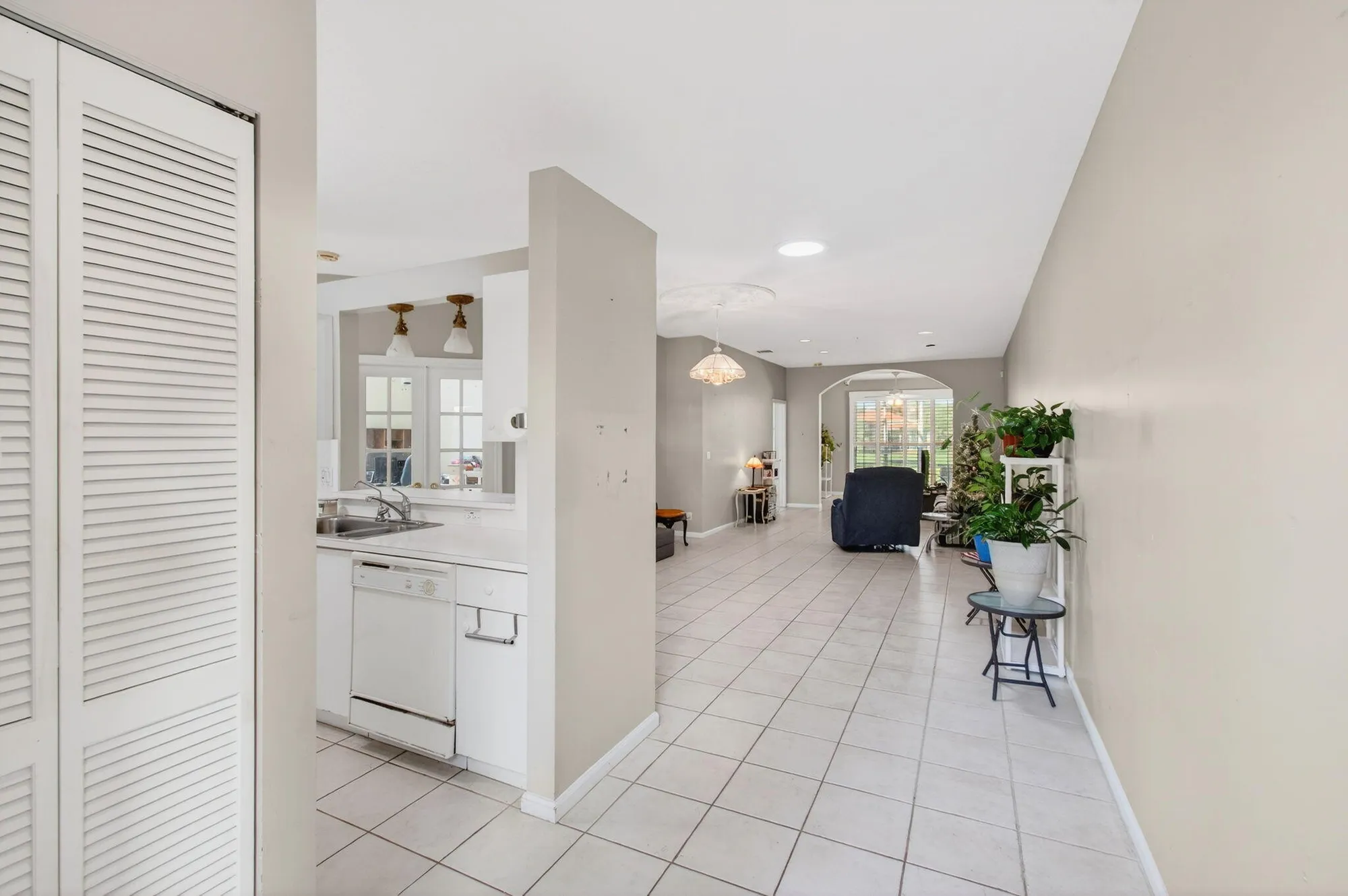 Property Slideshow image 20 of 67 | 10845 royal caribbean cir, Boynton Beach, FL, 33437