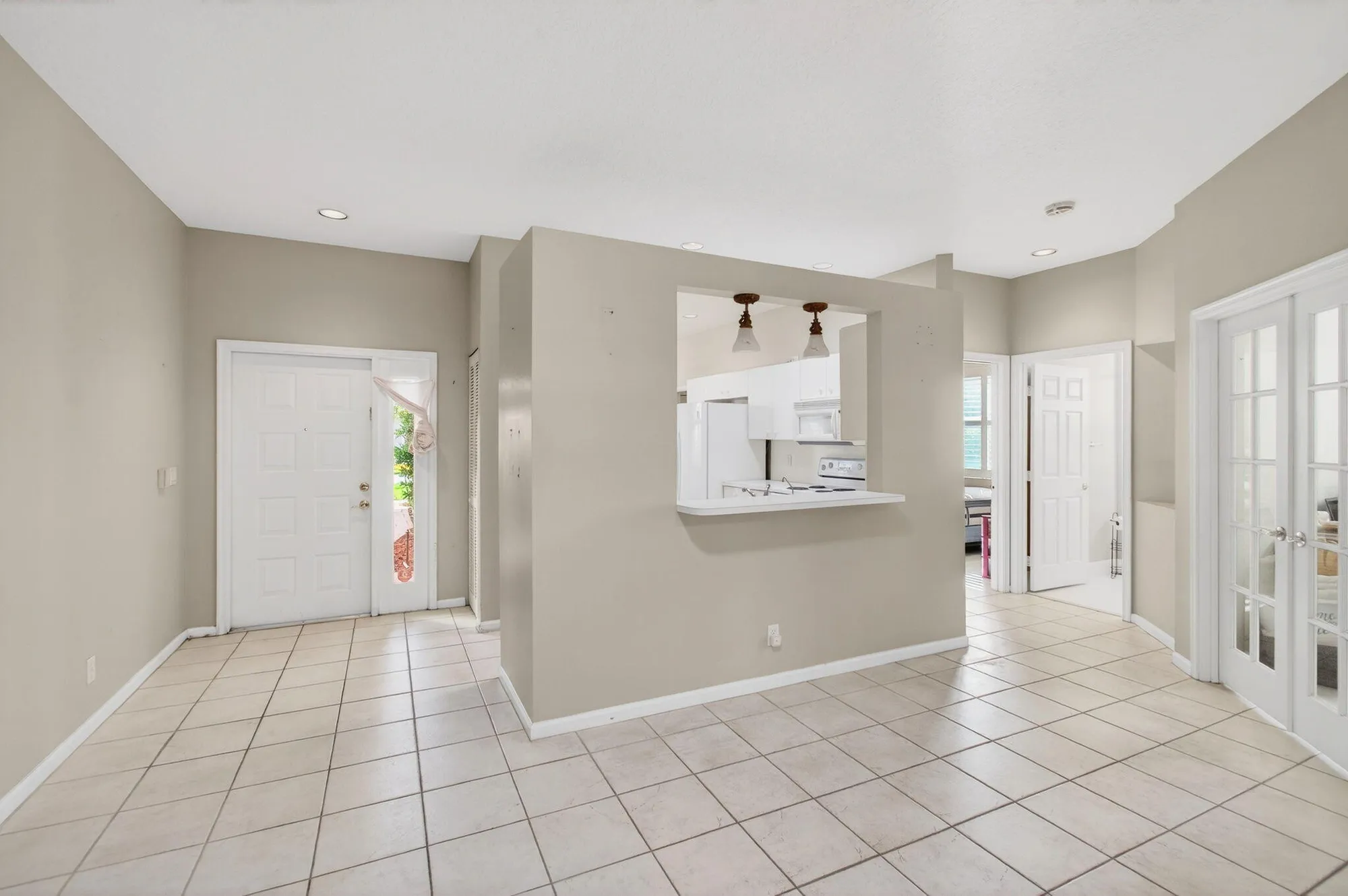 Property Slideshow image 36 of 67 | 10845 royal caribbean cir, Boynton Beach, FL, 33437