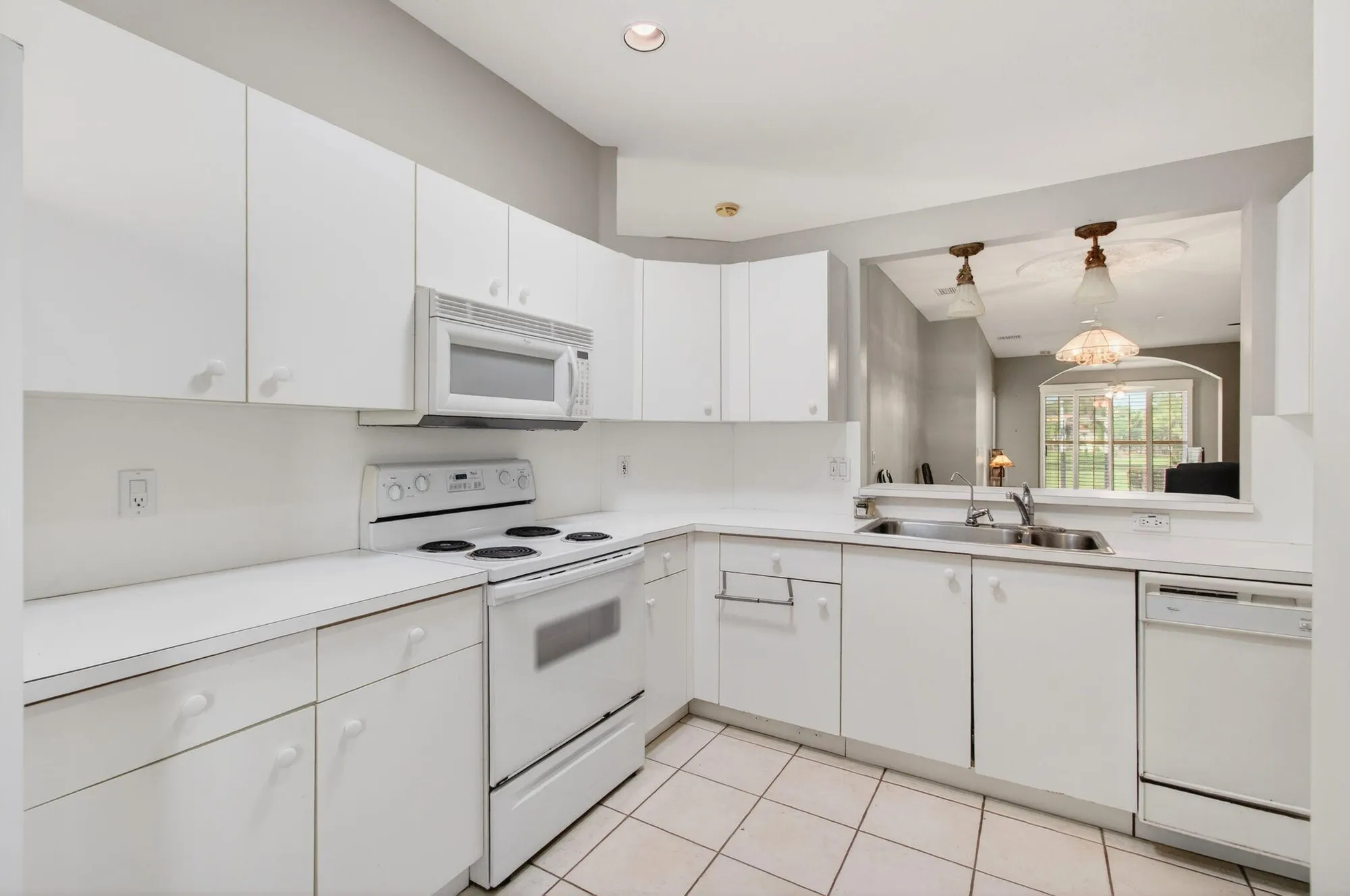 Property Slideshow image 46 of 67 | 10845 royal caribbean cir, Boynton Beach, FL, 33437