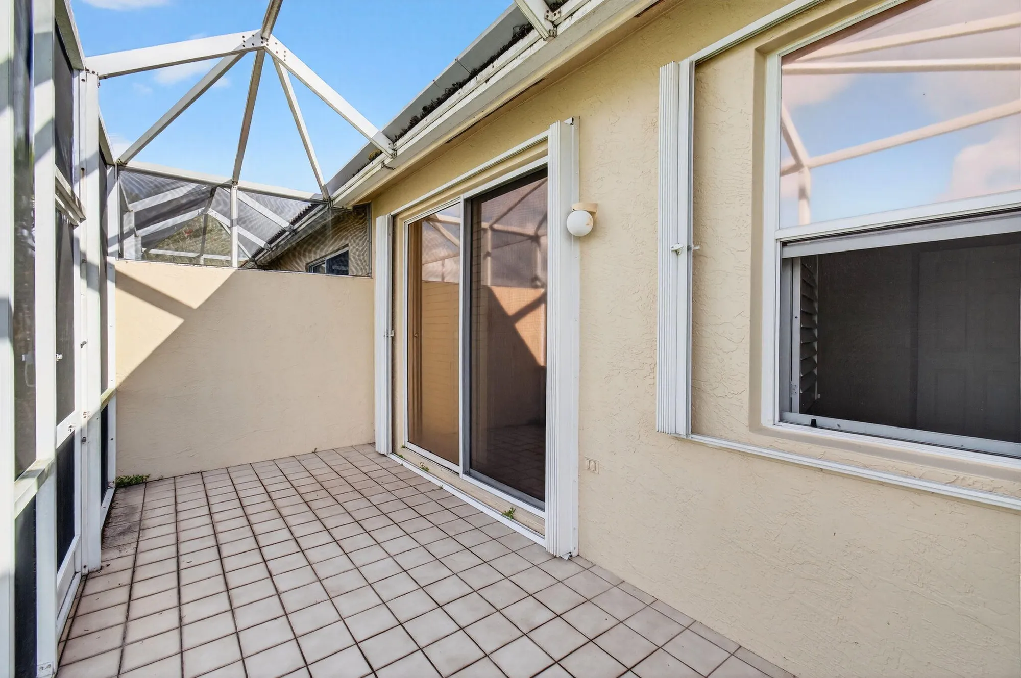 Property Slideshow image 61 of 67 | 10845 royal caribbean cir, Boynton Beach, FL, 33437