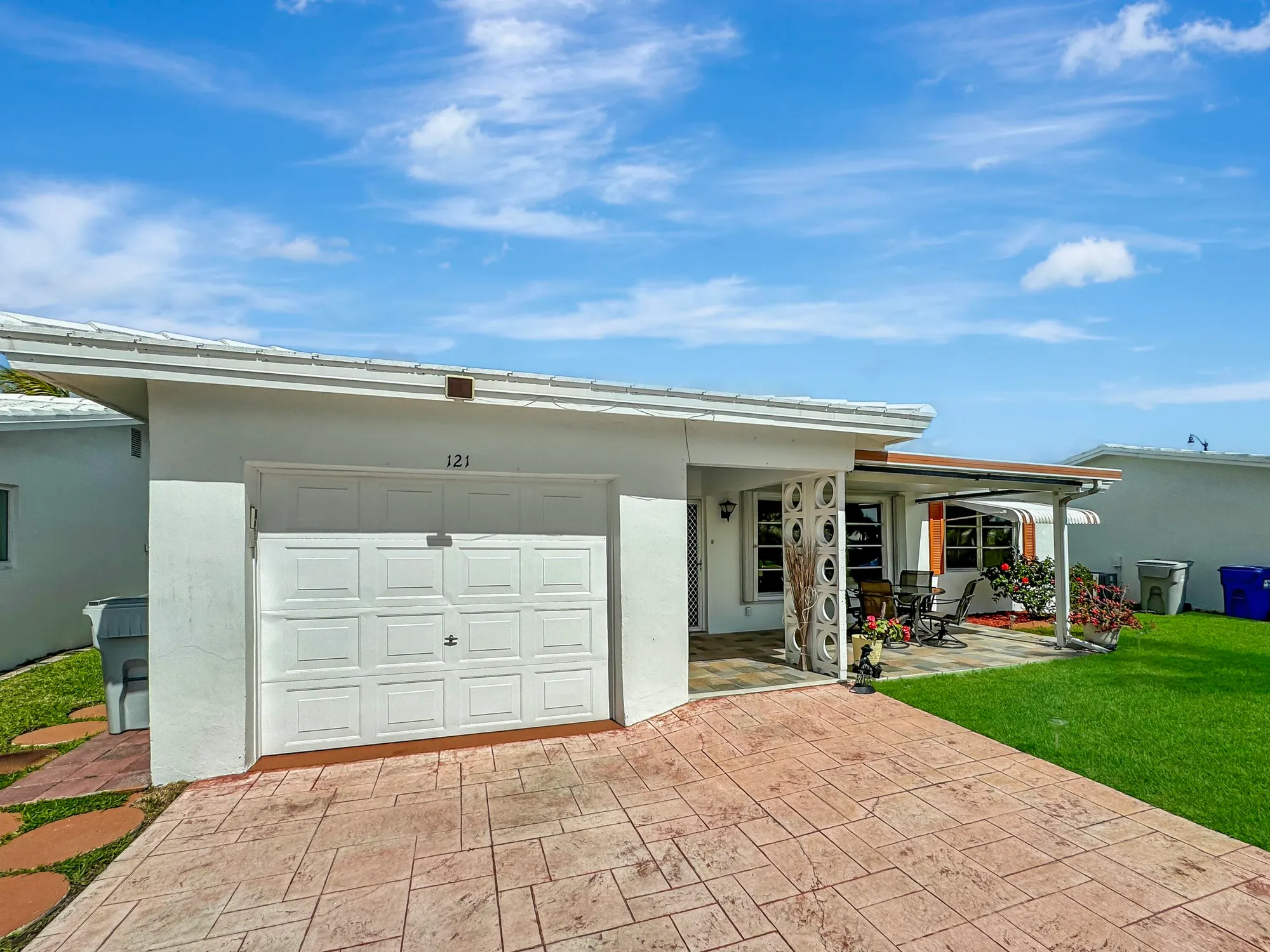 Property Slideshow image 6 of 29 | 121 nw 31st ct, Pompano Beach, FL, 33064