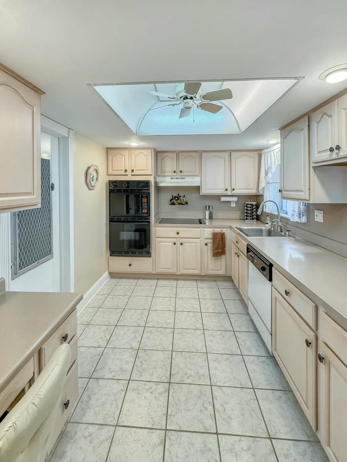 Property Slideshow image 10 of 29 | 121 nw 31st ct, Pompano Beach, FL, 33064