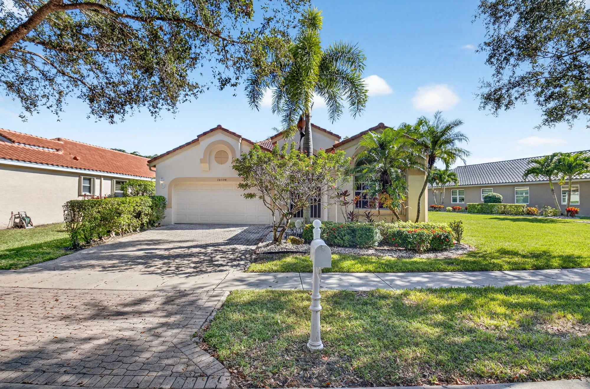 Property Slideshow image 2 of 81 | 10398 gold leaf dr, Boynton Beach, FL, 33437