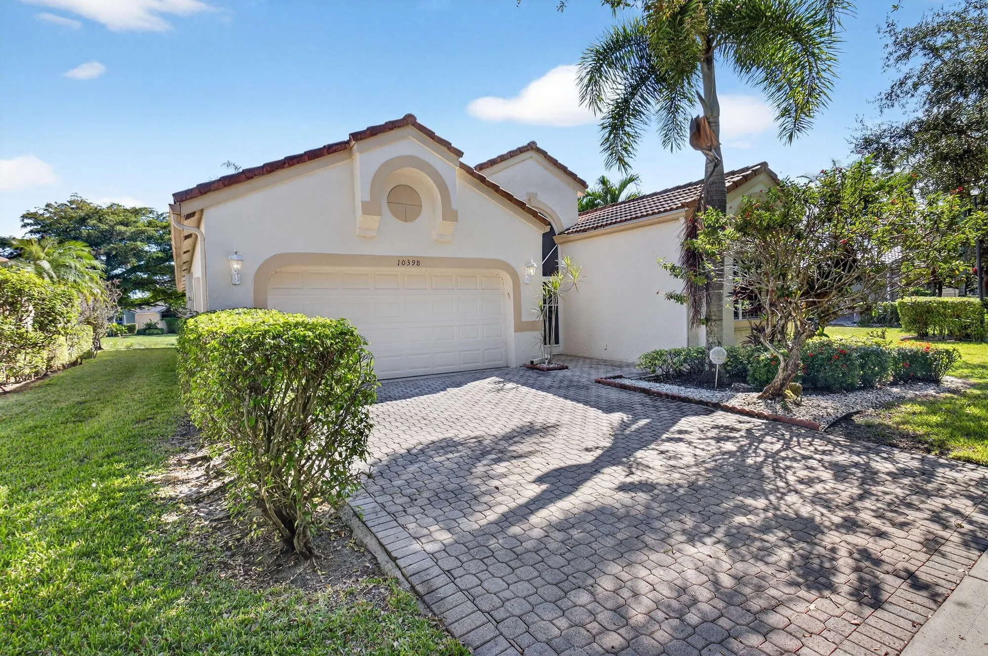 Property Slideshow image 4 of 81 | 10398 gold leaf dr, Boynton Beach, FL, 33437
