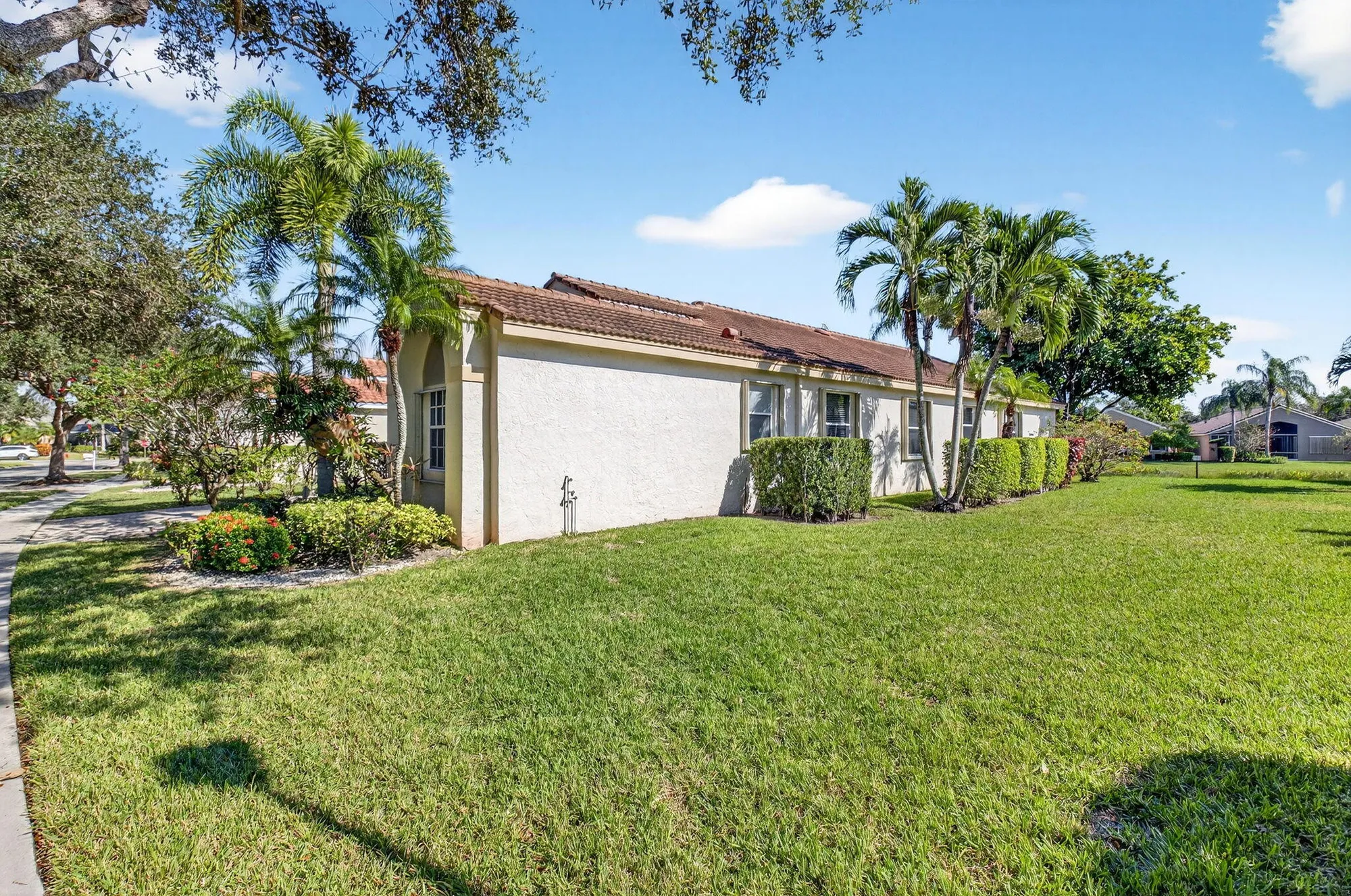 Property Slideshow image 6 of 81 | 10398 gold leaf dr, Boynton Beach, FL, 33437