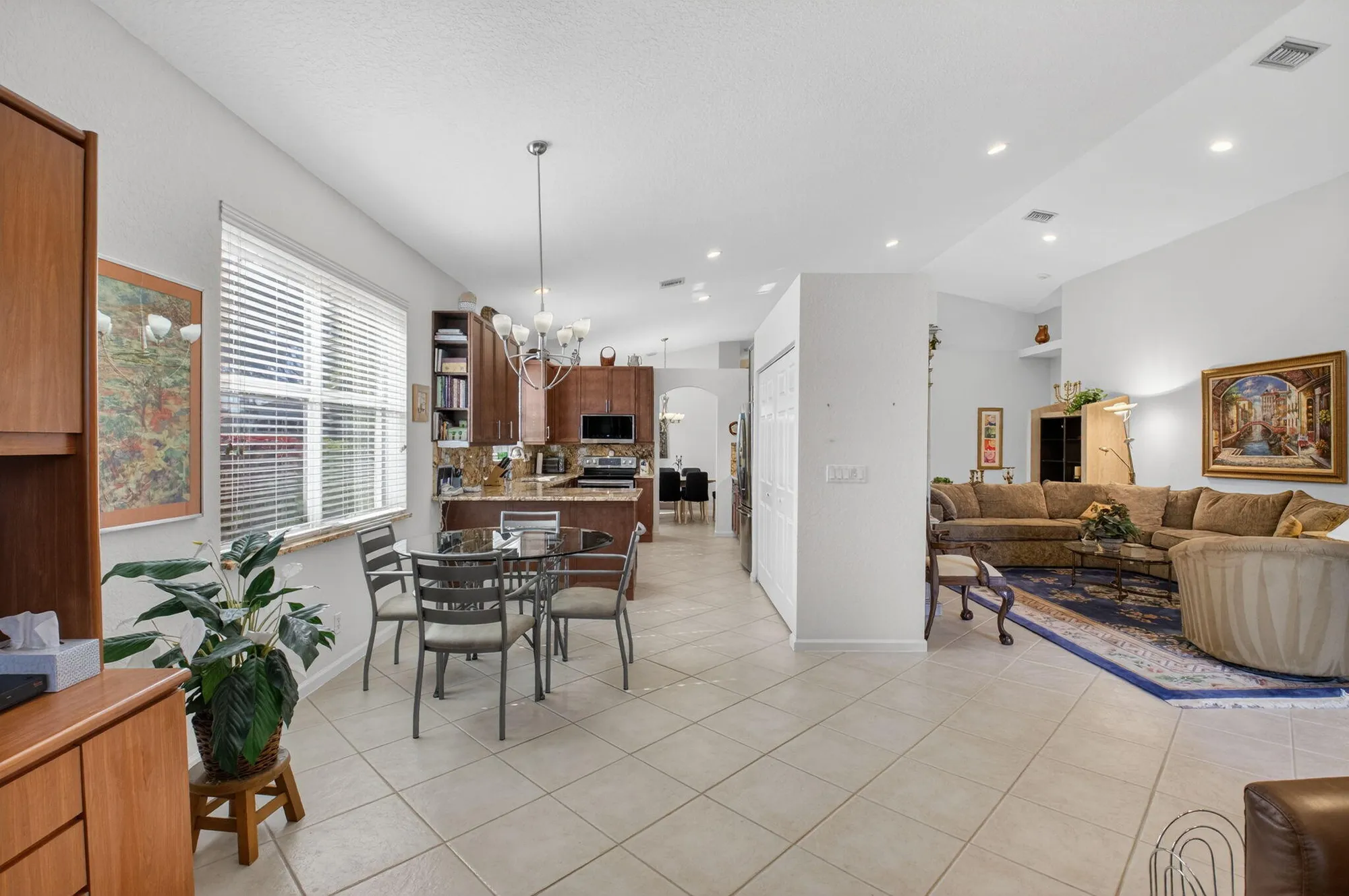 Property Slideshow image 19 of 81 | 10398 gold leaf dr, Boynton Beach, FL, 33437