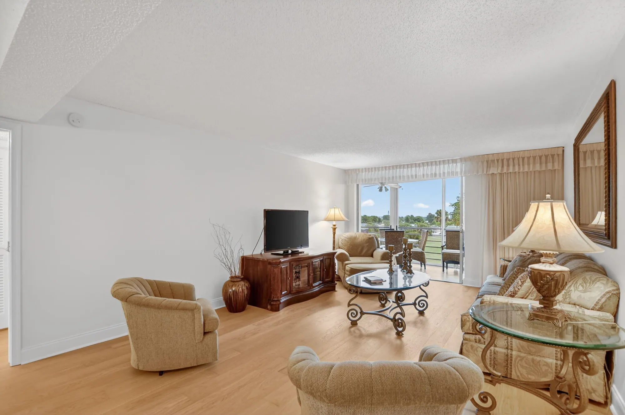Property Slideshow image 13 of 43 | 23249 barwood ln 405, Boca Raton, FL, 33428