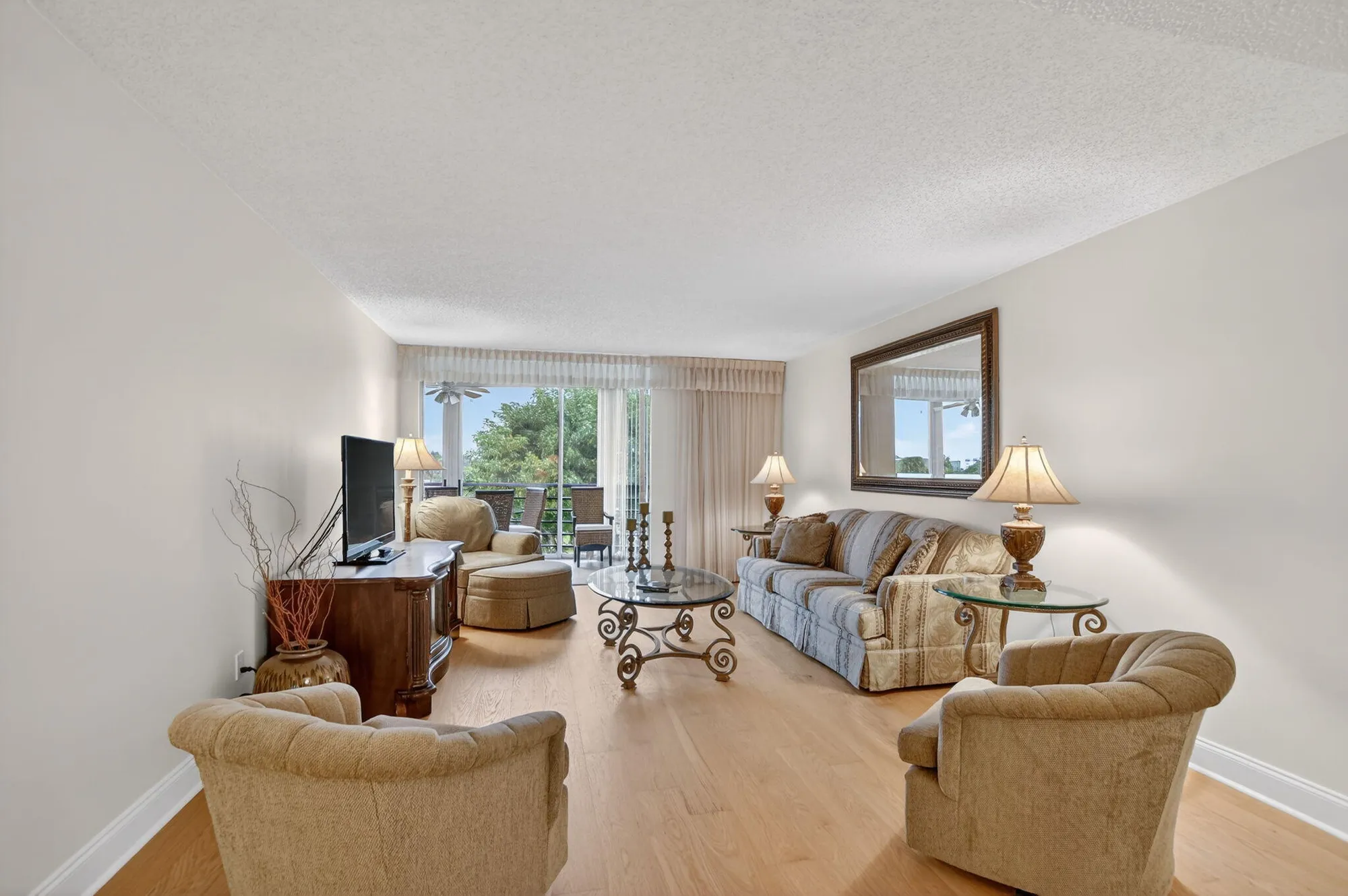 Property Slideshow image 14 of 43 | 23249 barwood ln 405, Boca Raton, FL, 33428