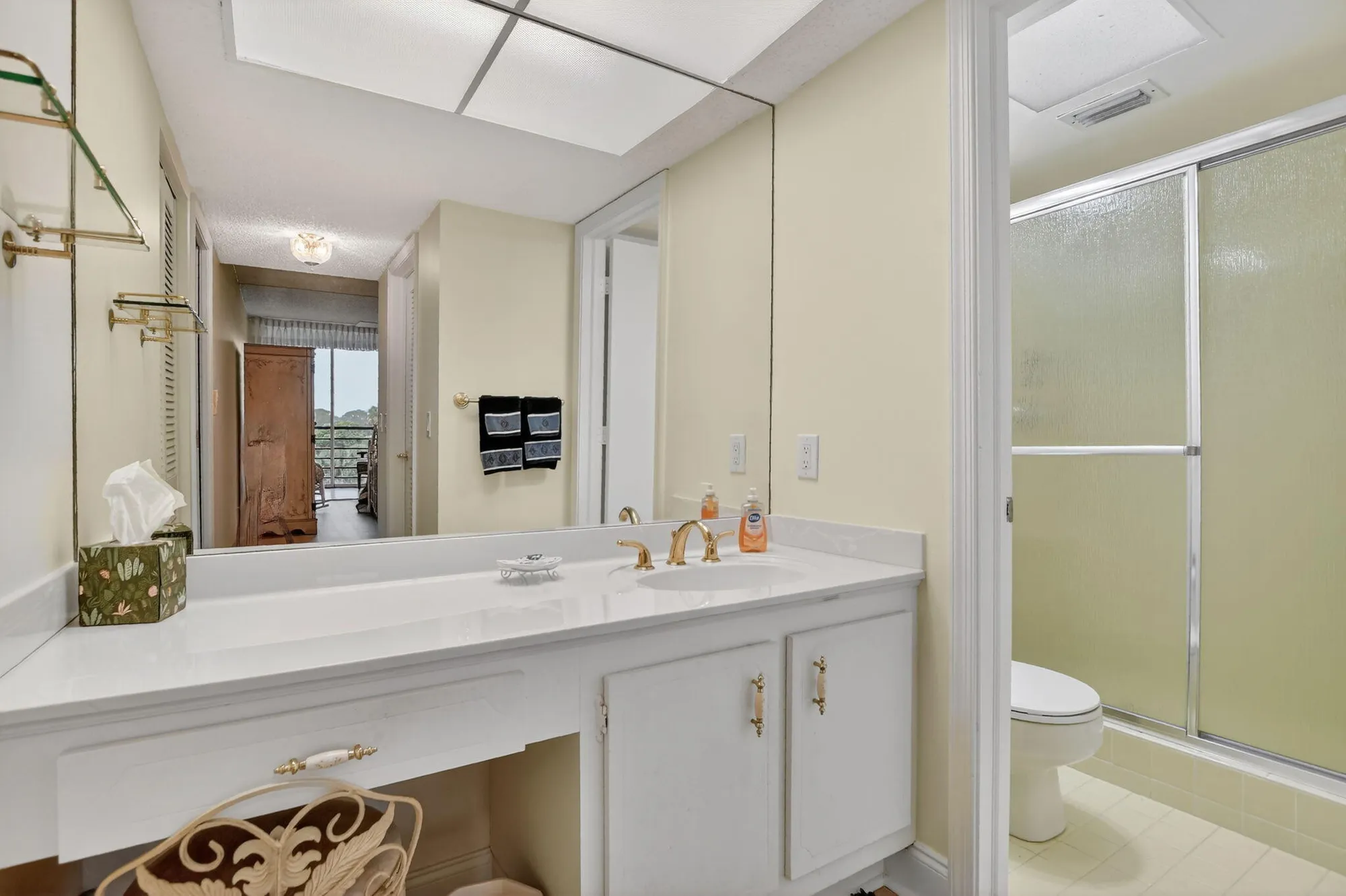 Property Slideshow image 20 of 43 | 23249 barwood ln 405, Boca Raton, FL, 33428