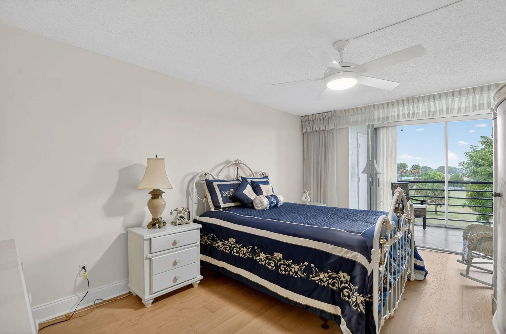 Property Slideshow image 19 of 43 | 23249 barwood ln 405, Boca Raton, FL, 33428
