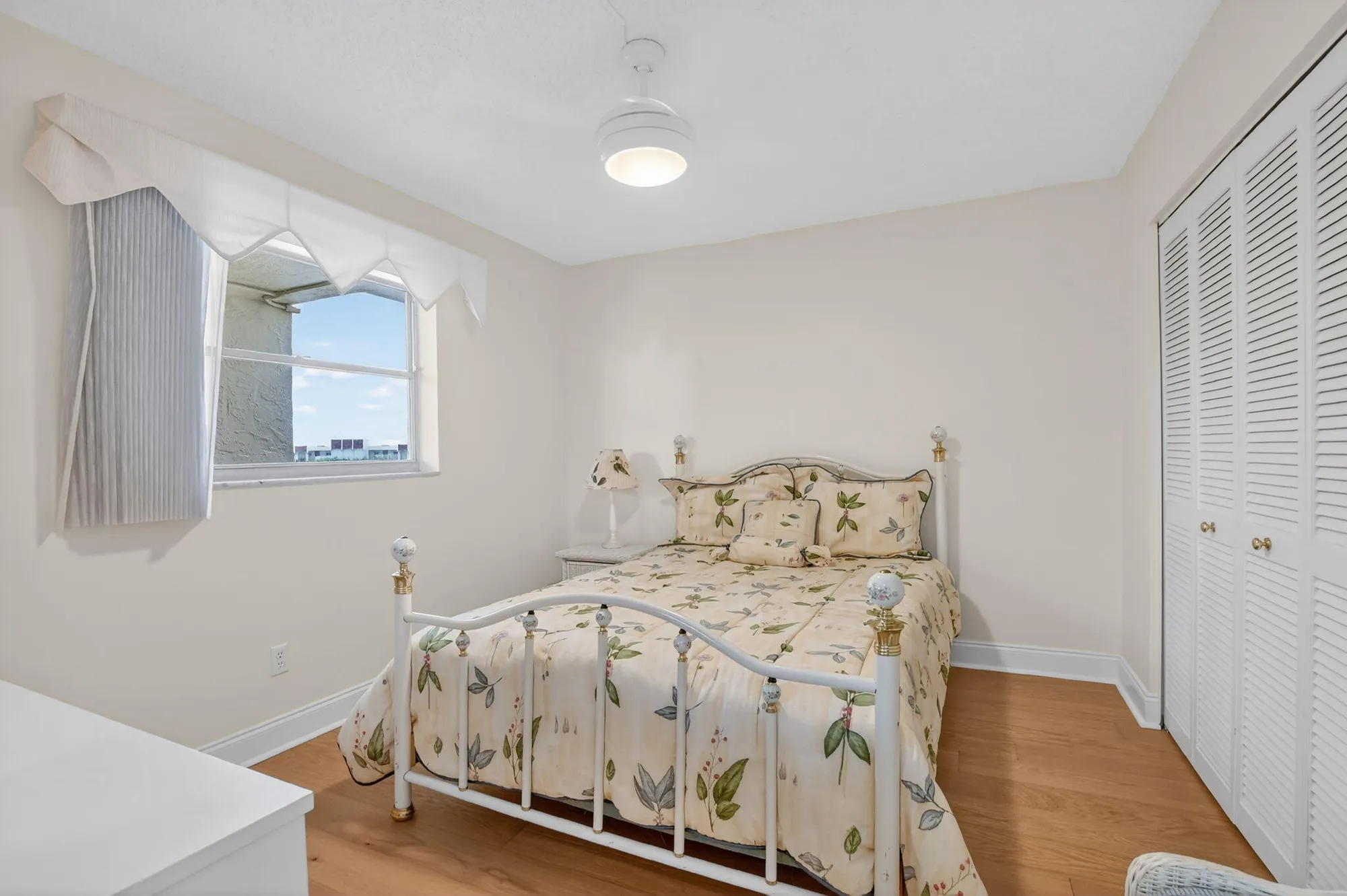 Property Slideshow image 22 of 43 | 23249 barwood ln 405, Boca Raton, FL, 33428