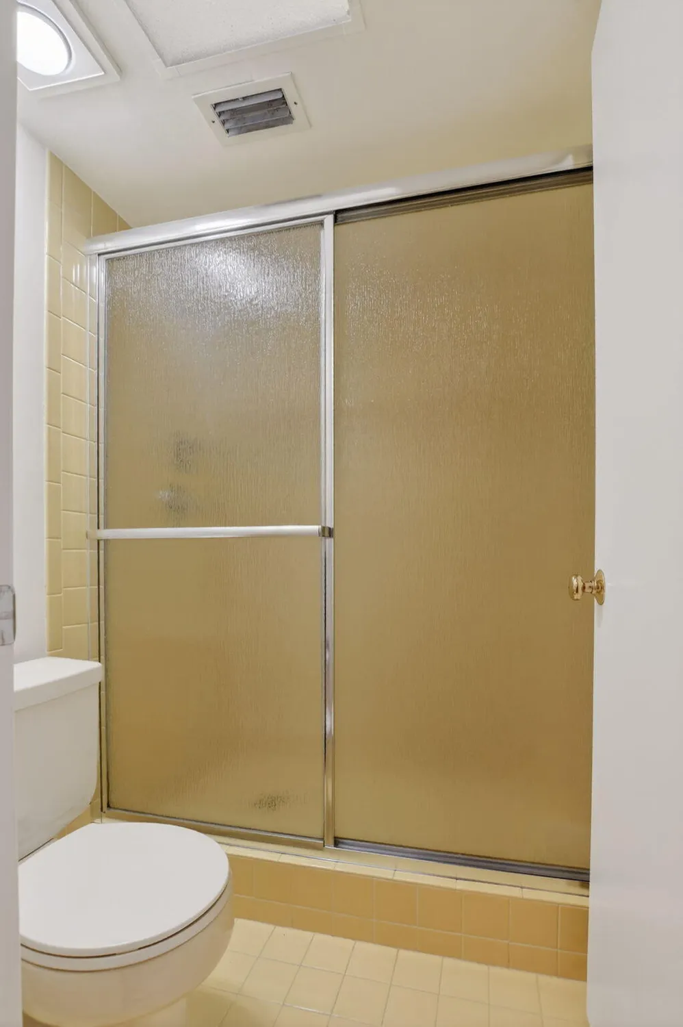 Property Slideshow image 21 of 43 | 23249 barwood ln 405, Boca Raton, FL, 33428