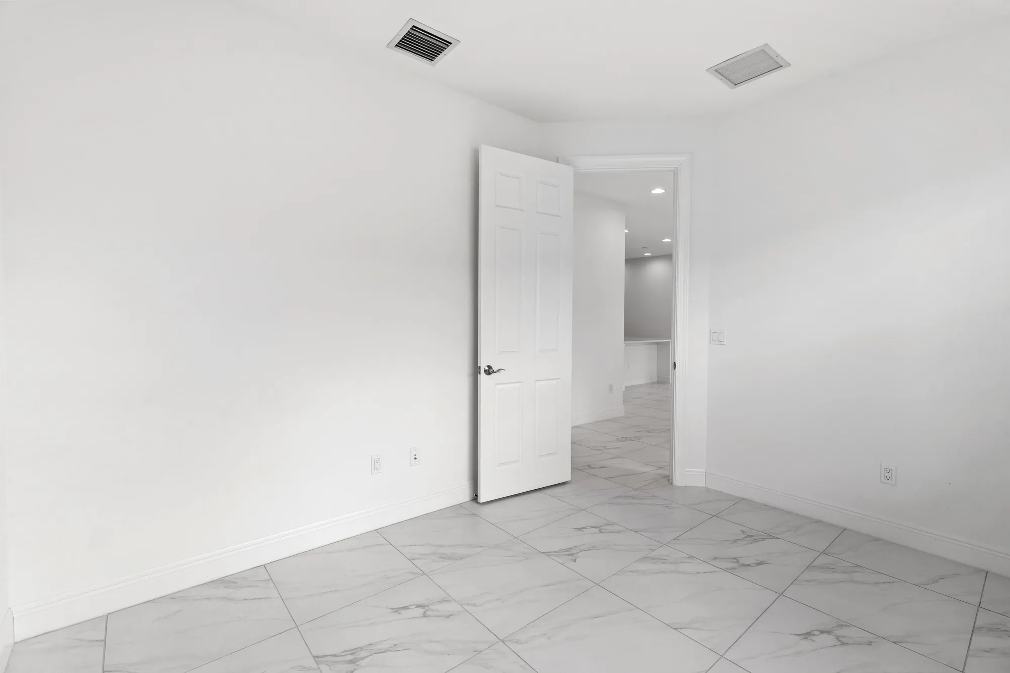 Property Slideshow image 15 of 53 | 26017 sw viterbo way, Port Saint Lucie, FL, 34986