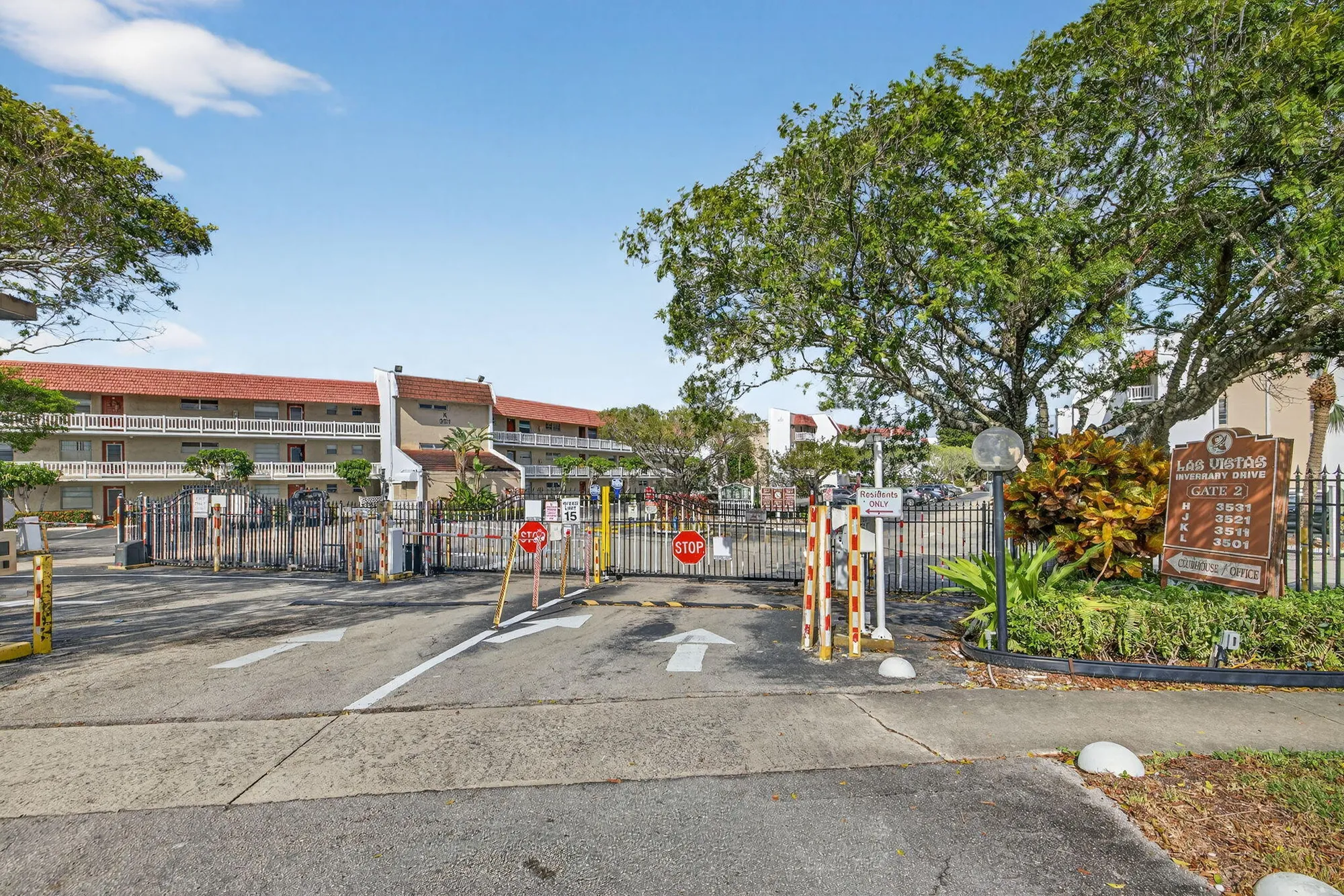 Property Slideshow image 21 of 26 | 3776 inverrary blvd 306r, Lauderhill, FL, 33319