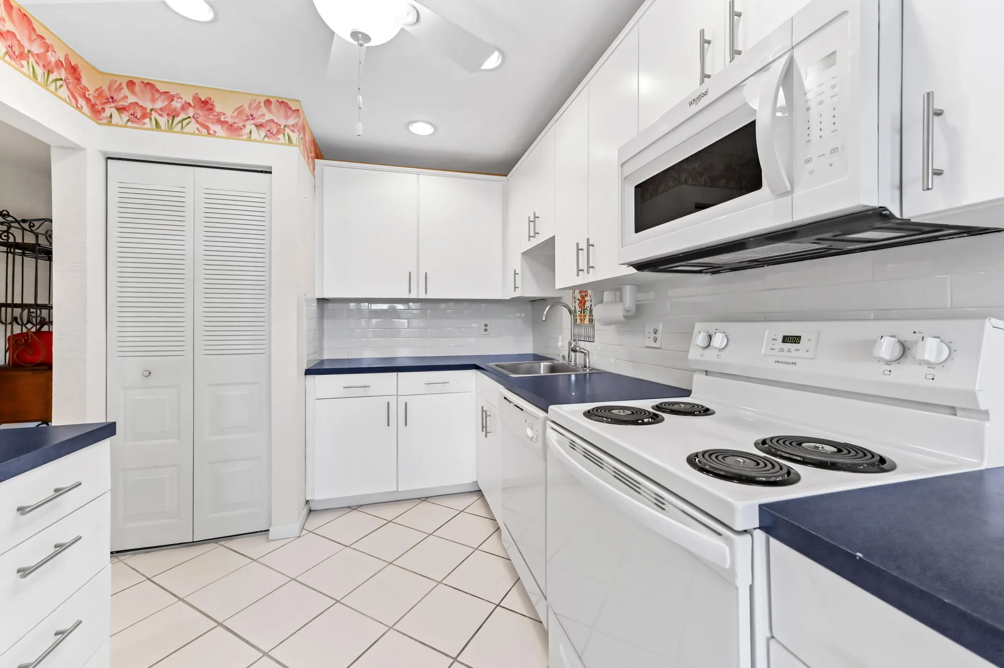Property Slideshow image 8 of 42 | 33 southport ln d, Boynton Beach, FL, 33436