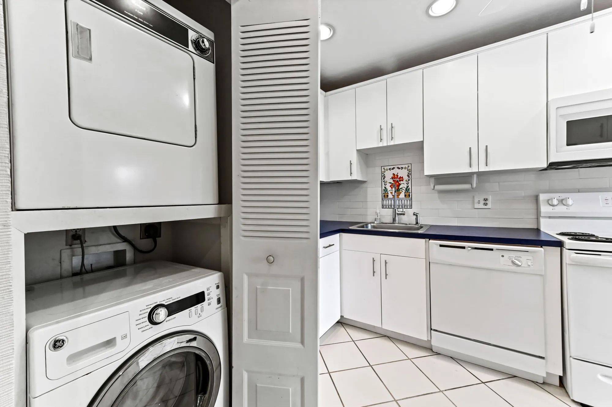 Property Slideshow image 11 of 42 | 33 southport ln d, Boynton Beach, FL, 33436