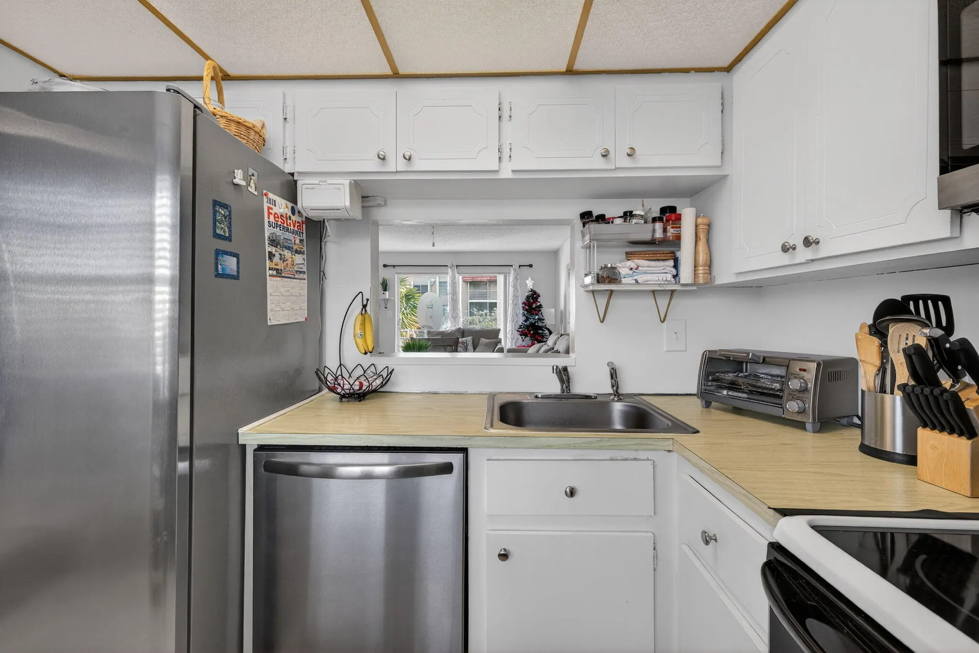 Property Slideshow image 5 of 26 | 3776 inverrary blvd 306r, Lauderhill, FL, 33319