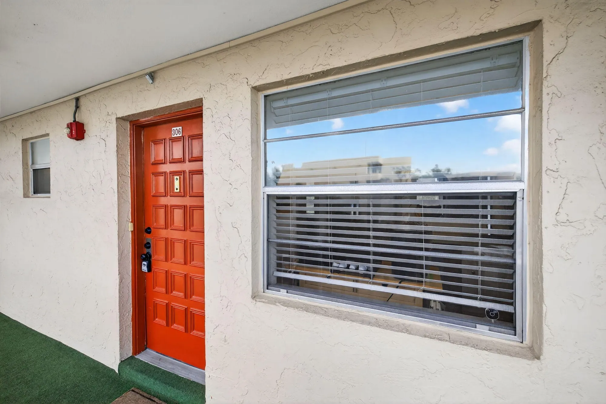 Property Slideshow image 19 of 26 | 3776 inverrary blvd 306r, Lauderhill, FL, 33319