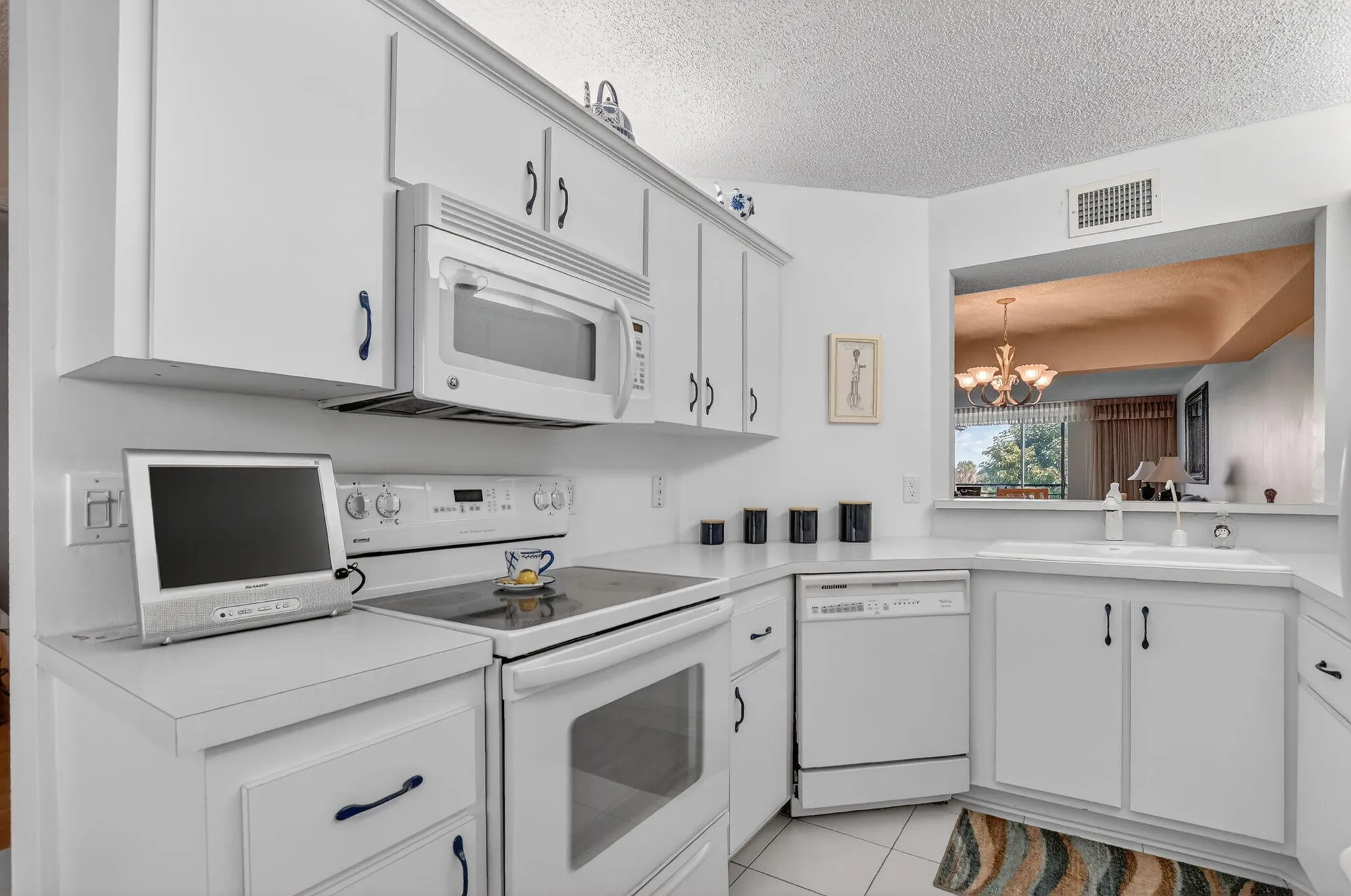 Property Slideshow image 1 of 43 | 23249 barwood ln 405, Boca Raton, FL, 33428