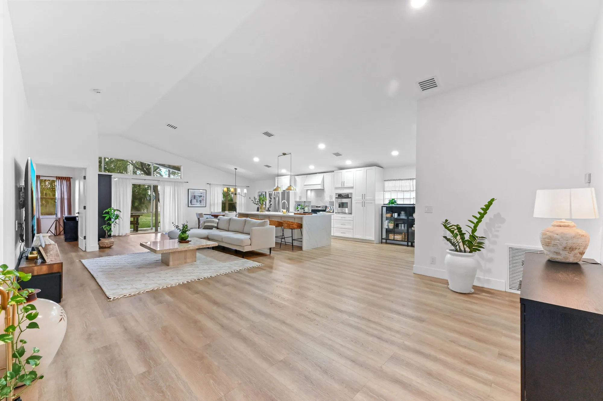 Property Slideshow image 10 of 53 | 6451 tiara dr, Boynton Beach, FL, 33437