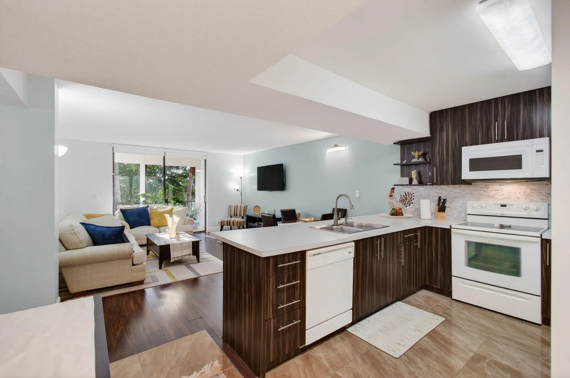 Property Slideshow image 10 of 65 | 5220 las verdes cir apt 322, Delray Beach, FL, 33484