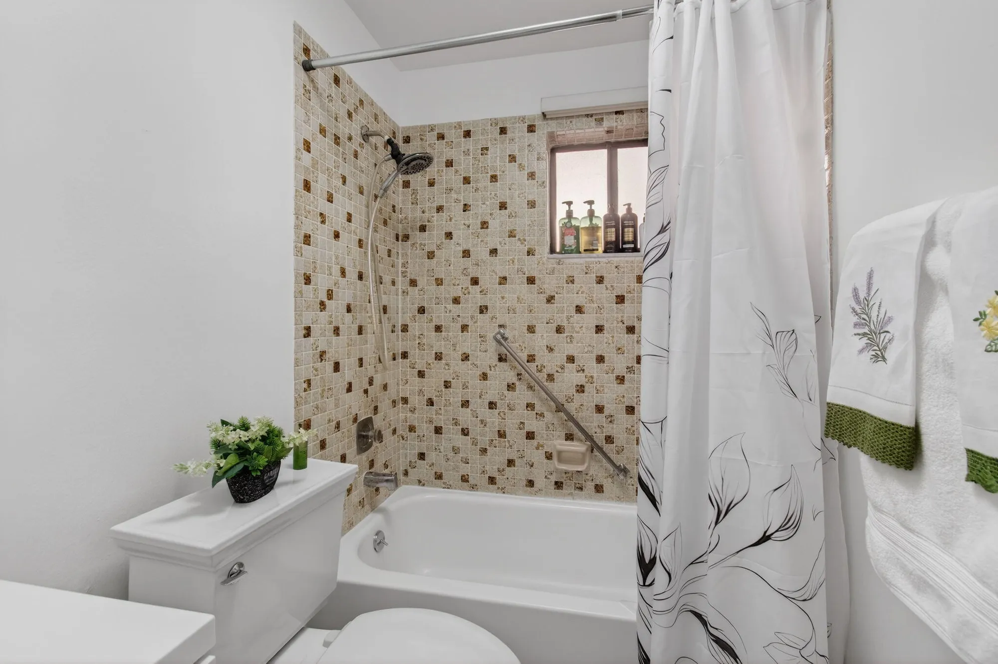Property Slideshow image 27 of 65 | 5220 las verdes cir apt 322, Delray Beach, FL, 33484