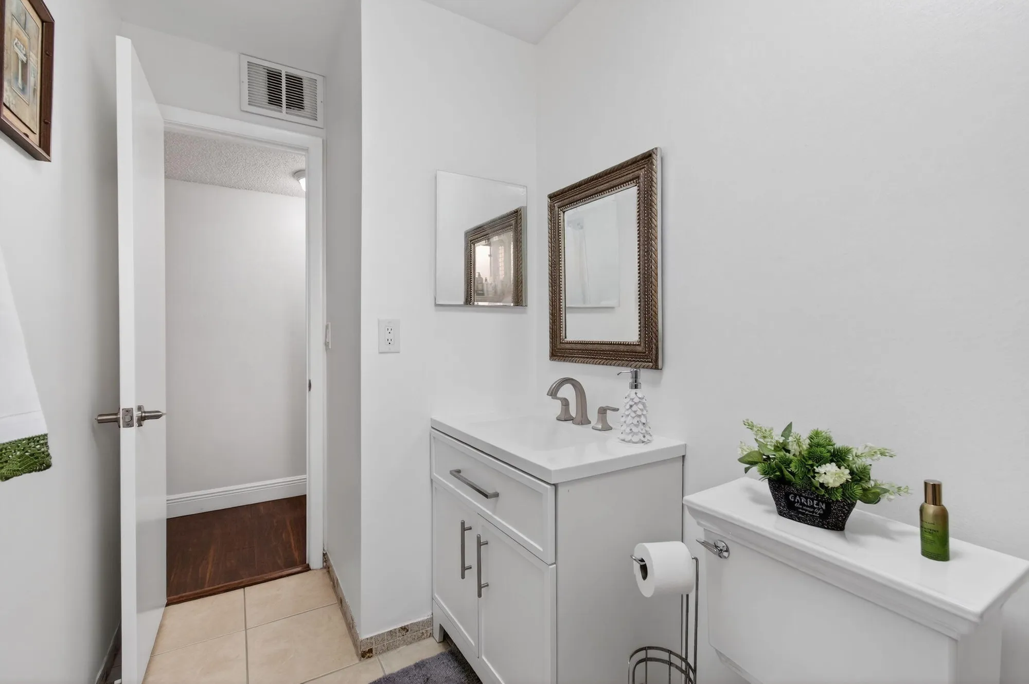 Property Slideshow image 28 of 65 | 5220 las verdes cir apt 322, Delray Beach, FL, 33484