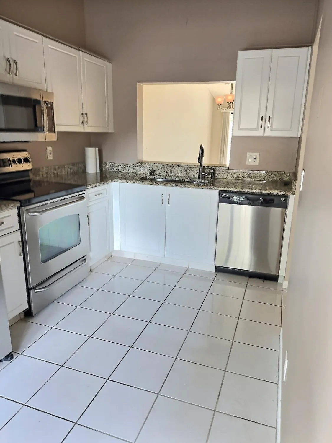 Property Slideshow image 6 of 28 | 3348 lucerne park dr # 3348, Greenacres, FL, 33467