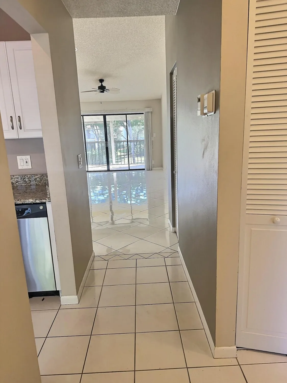 Property Slideshow image 2 of 28 | 3348 lucerne park dr # 3348, Greenacres, FL, 33467