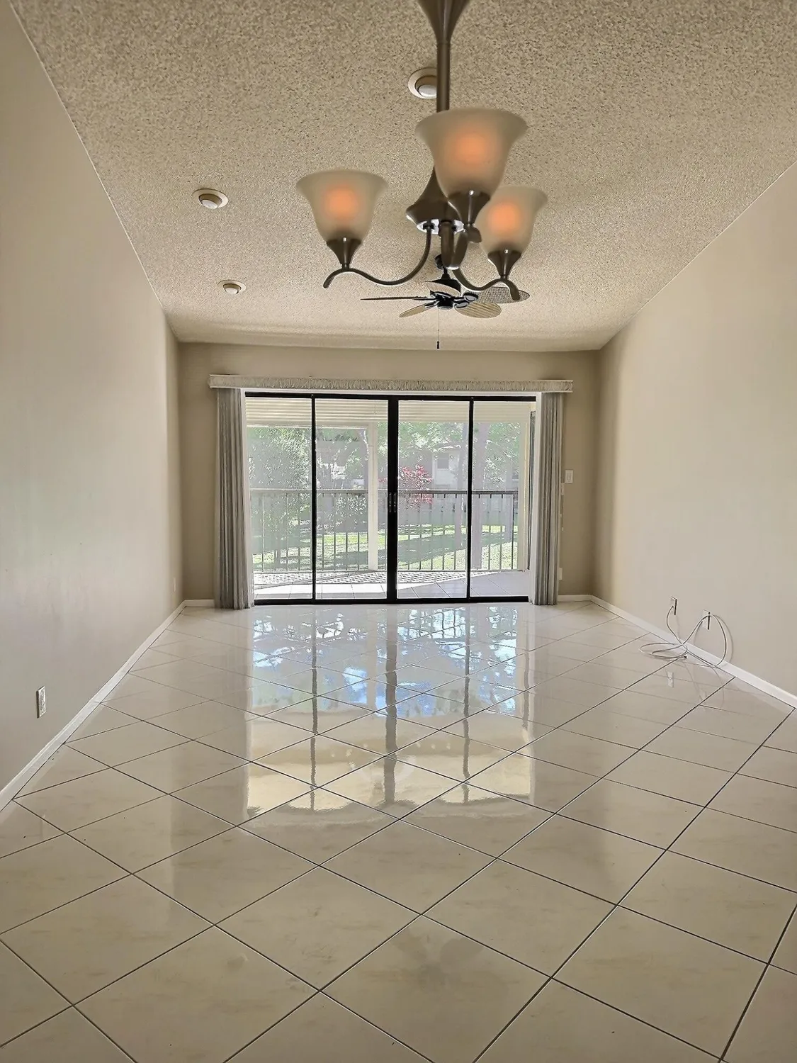 Property Slideshow image 7 of 28 | 3348 lucerne park dr # 3348, Greenacres, FL, 33467