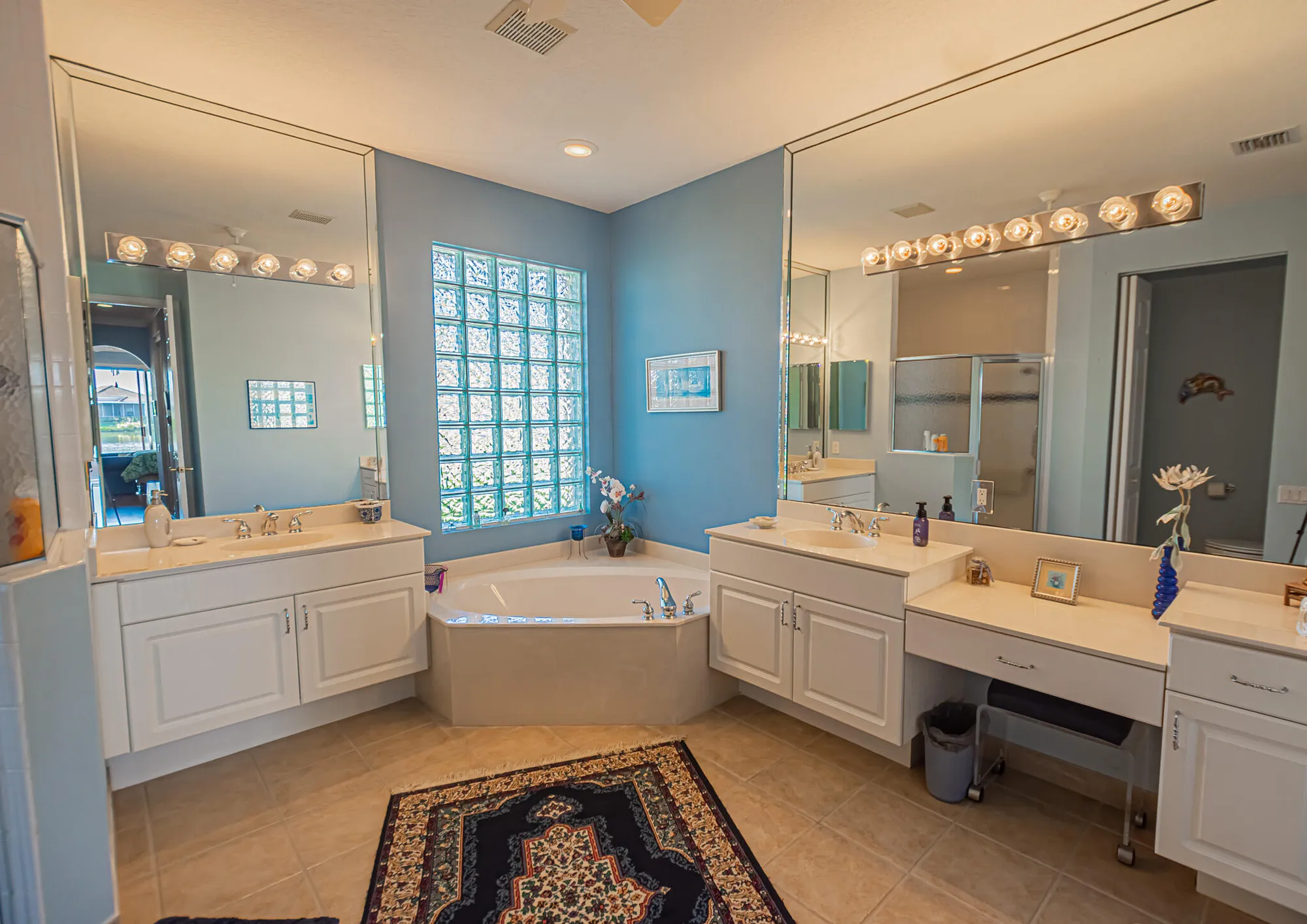Property Slideshow image 12 of 40 | 468 nw blue lake dr, Port Saint Lucie, FL, 34986