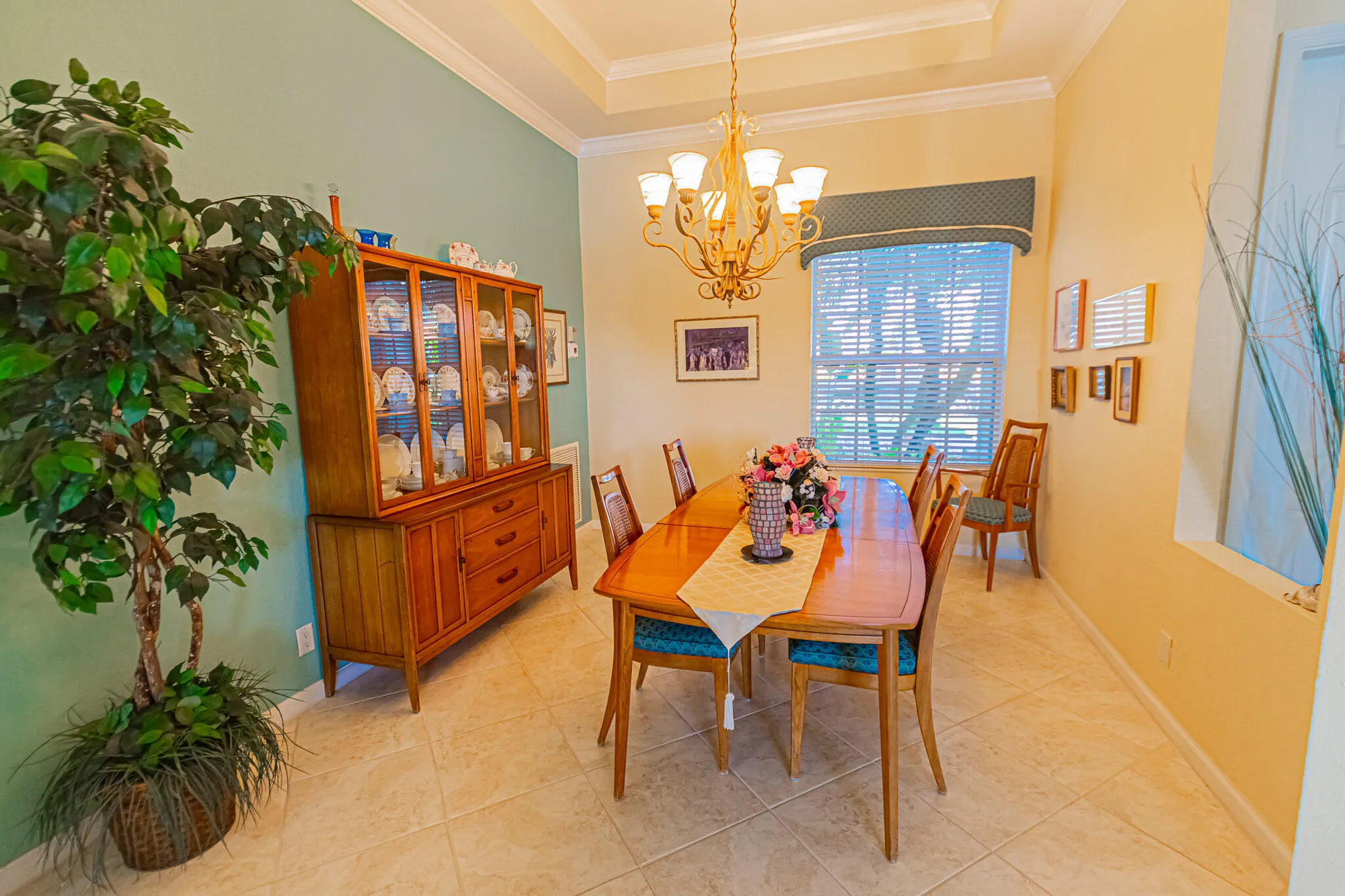 Property Slideshow image 4 of 40 | 468 nw blue lake dr, Port Saint Lucie, FL, 34986