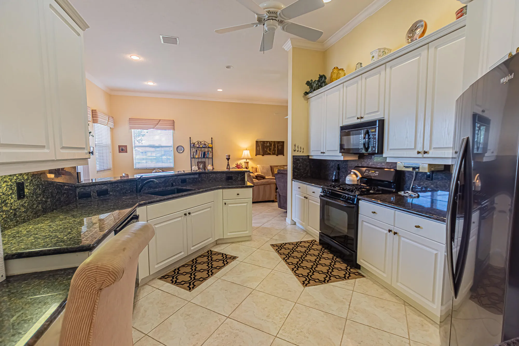 Property Slideshow image 6 of 40 | 468 nw blue lake dr, Port Saint Lucie, FL, 34986