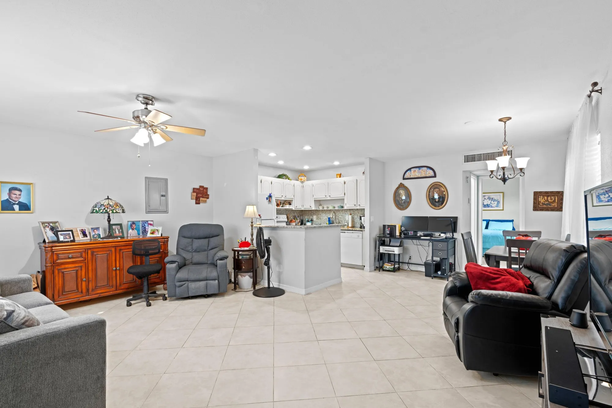 Property Slideshow image 9 of 31 | 323 seville, Delray Beach, FL, 33446