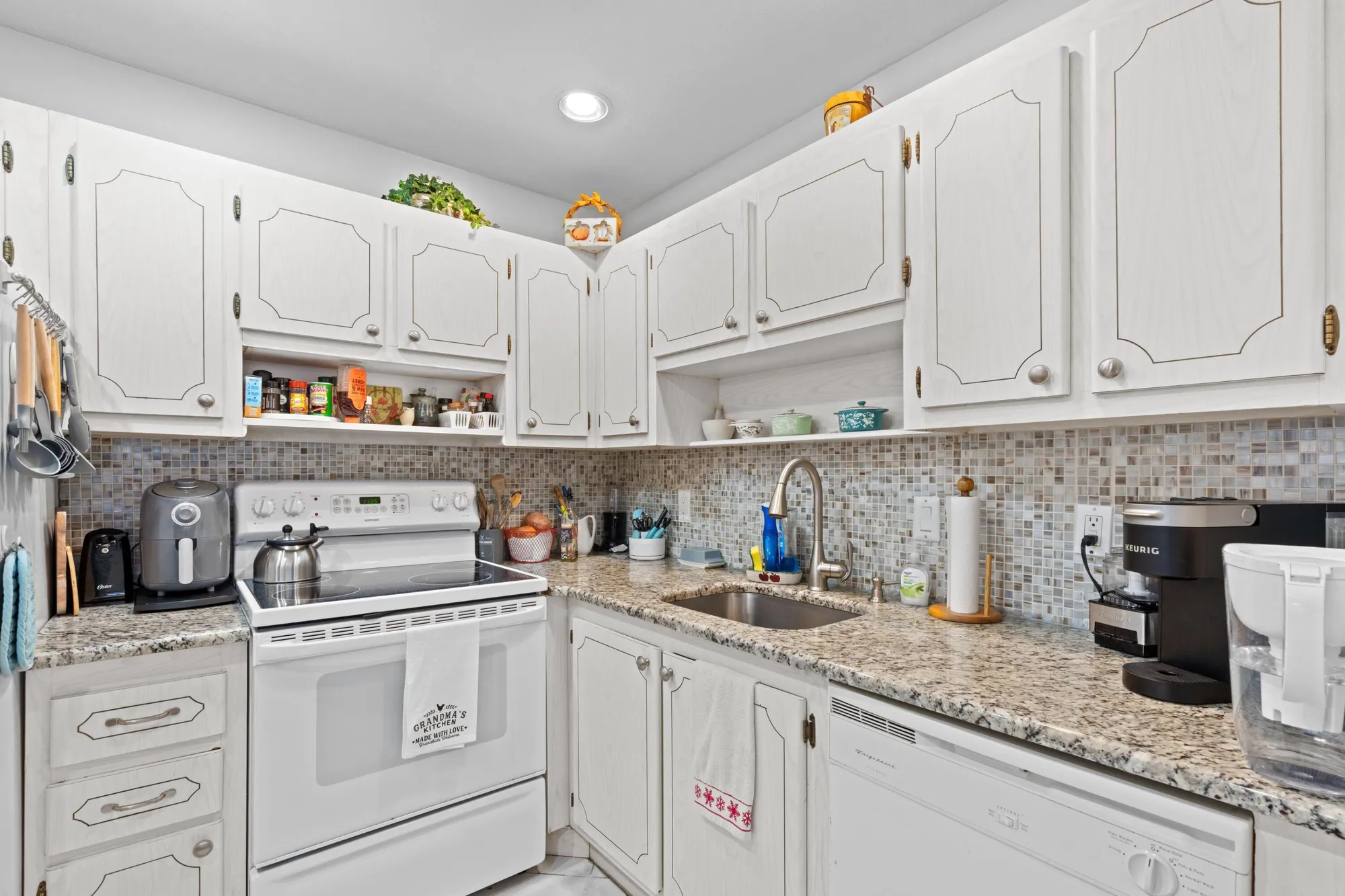 Property Slideshow image 4 of 31 | 323 seville, Delray Beach, FL, 33446
