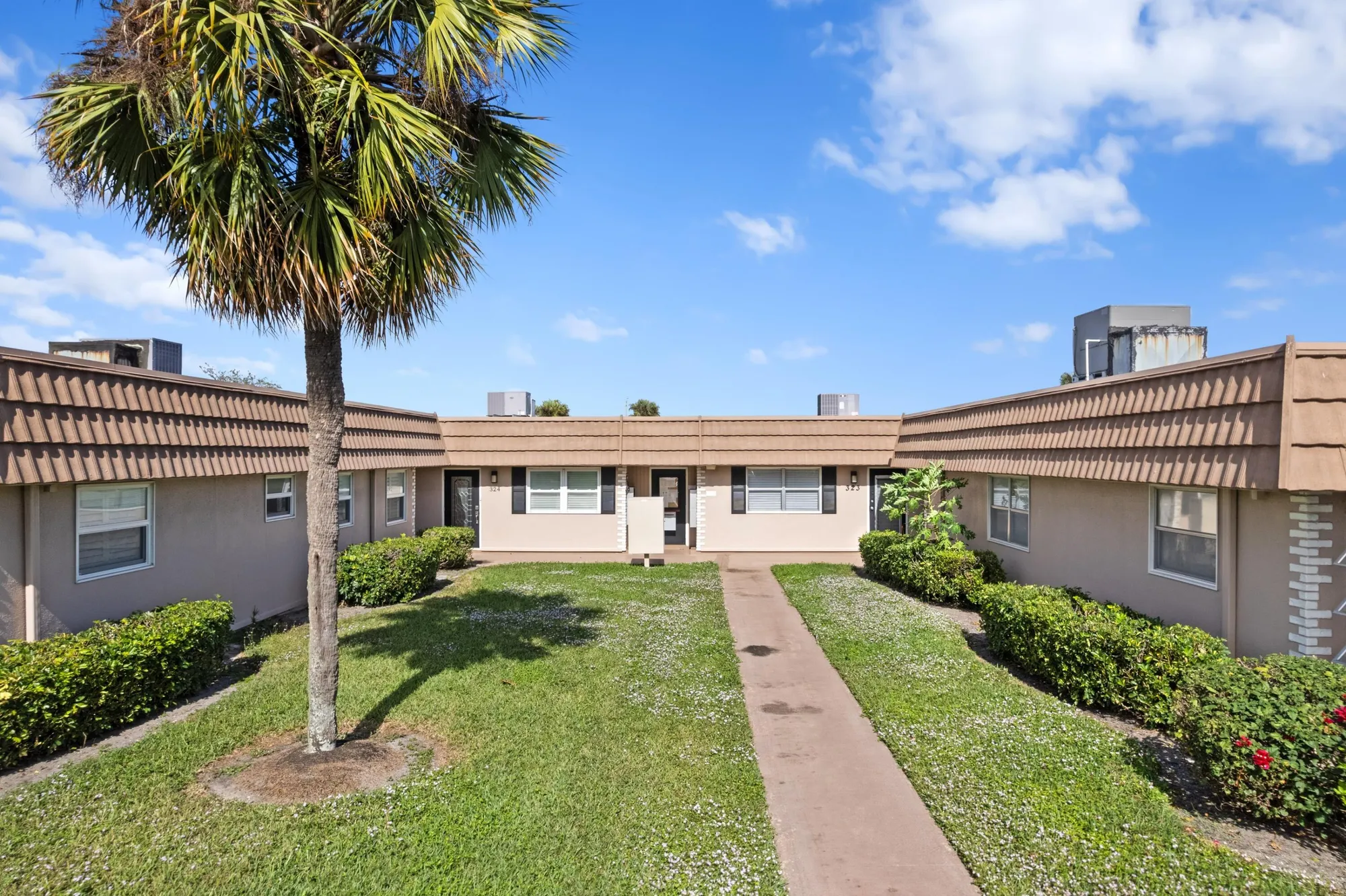 Property Slideshow image 16 of 31 | 323 seville, Delray Beach, FL, 33446