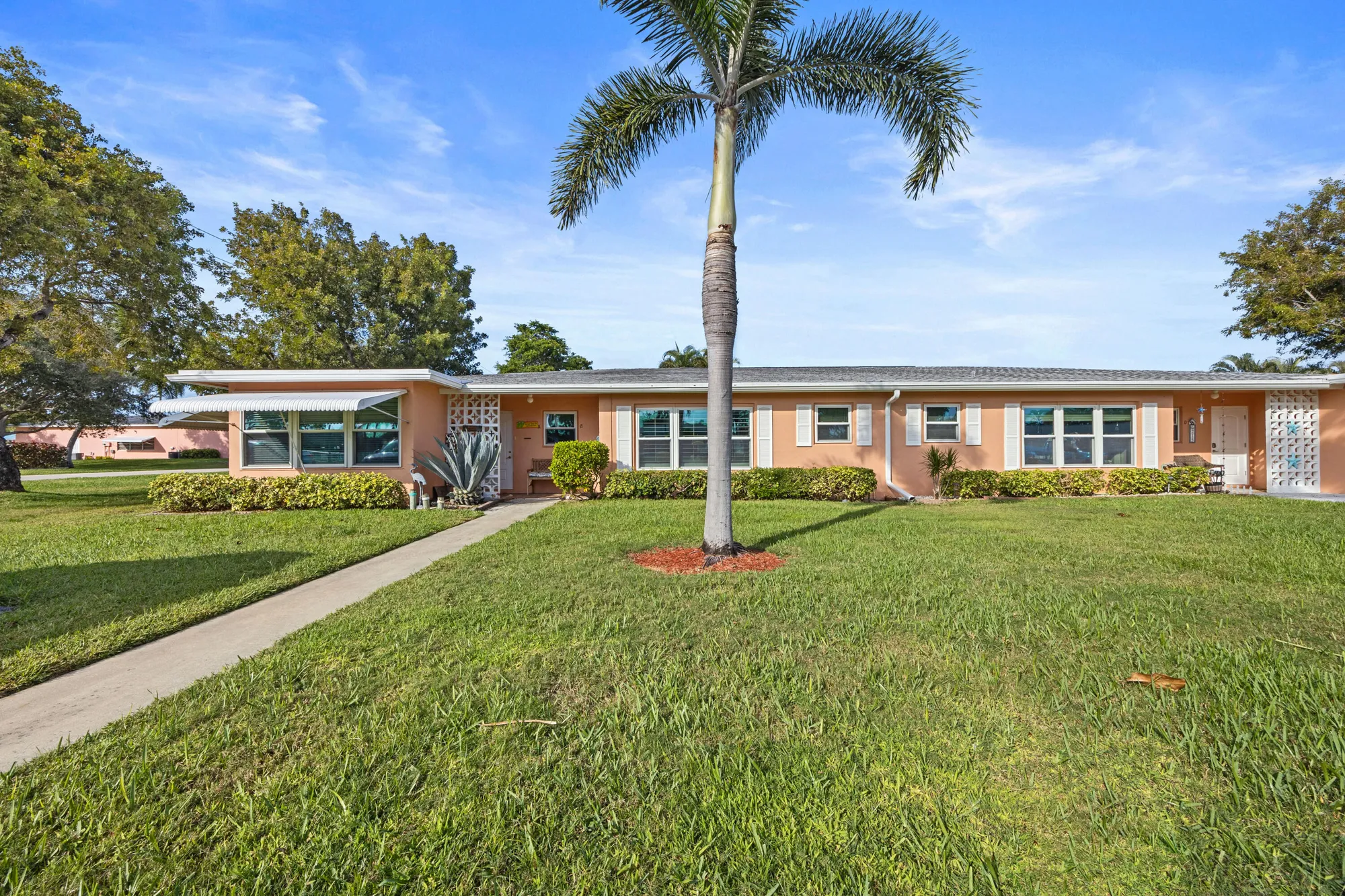 Property Slideshow image 2 of 23 | 215 n high point blvd b, Boynton Beach, FL, 33435