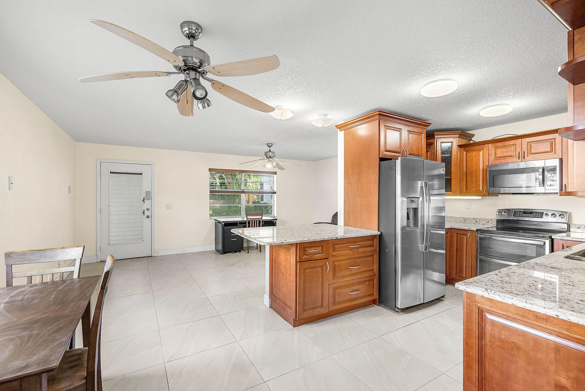 Property Slideshow image 10 of 67 | 447 burgundy j, Delray Beach, FL, 33484