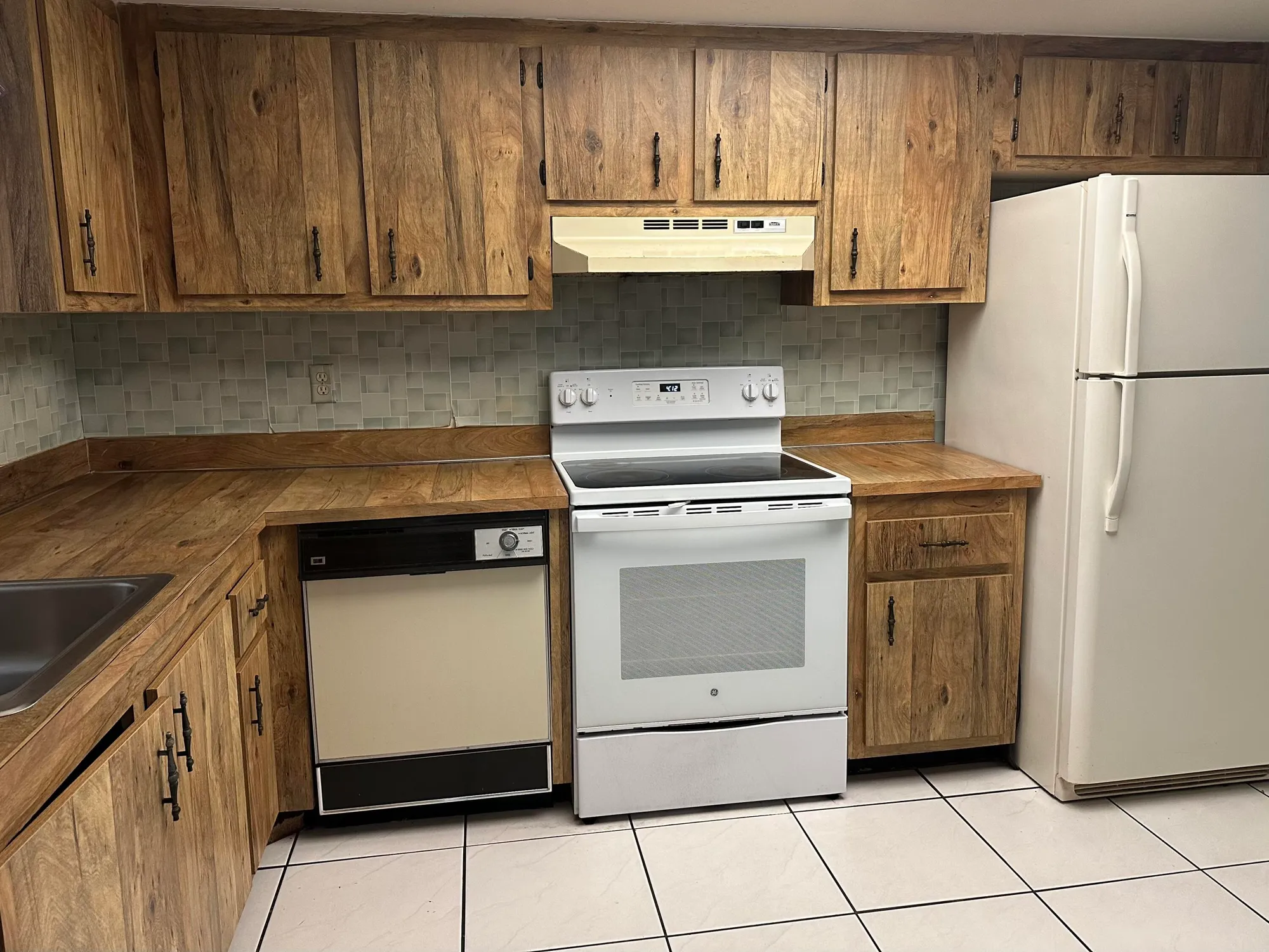 Property Slideshow image 8 of 20 | 6049 olivewood cir, Greenacres, FL, 33463