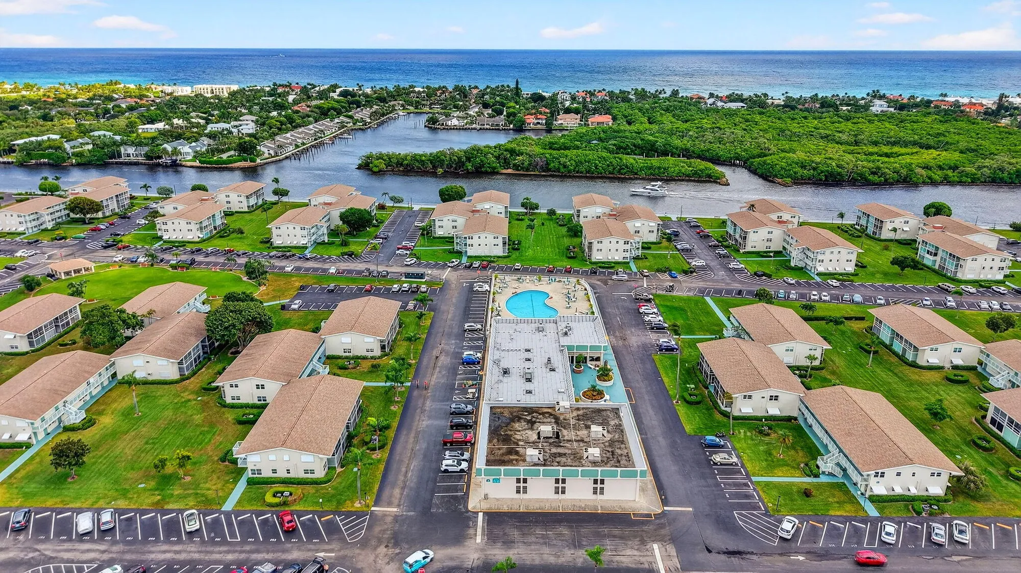 Property Slideshow image 21 of 25 | 480 horizons 212, Boynton Beach, FL, 33435