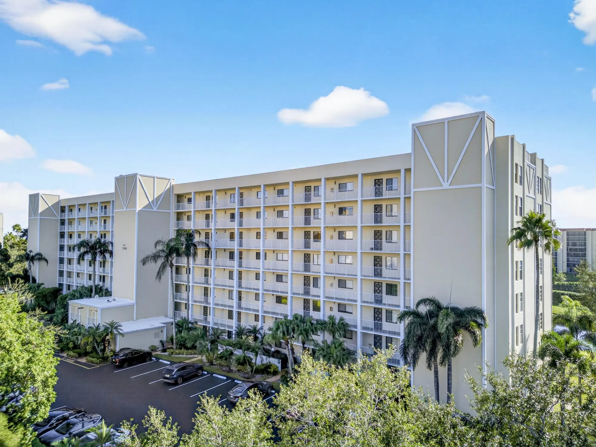 Property Slideshow image 30 of 39 | 7290 kinghurst dr 703, Delray Beach, FL, 33446