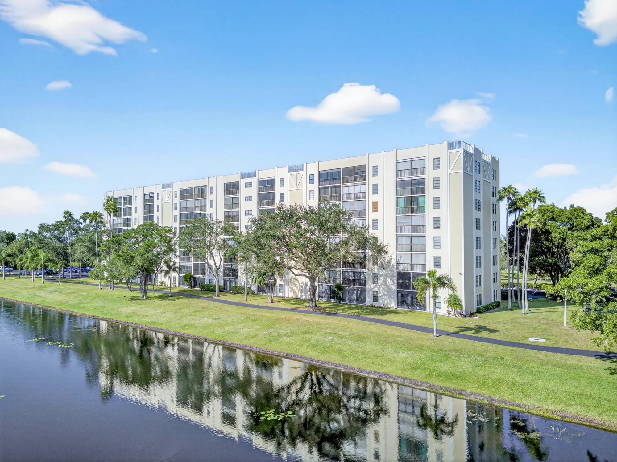 Property Slideshow image 33 of 39 | 7290 kinghurst dr 703, Delray Beach, FL, 33446