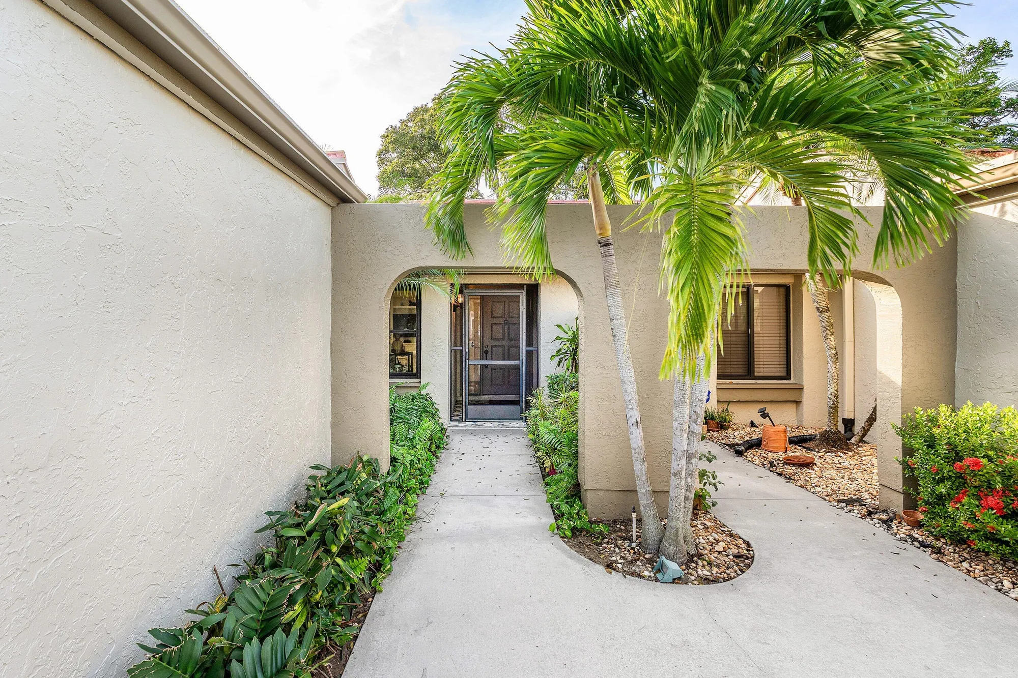 Property Slideshow image 2 of 31 | 5956 forest grove dr apt 2, Boynton Beach, FL, 33437