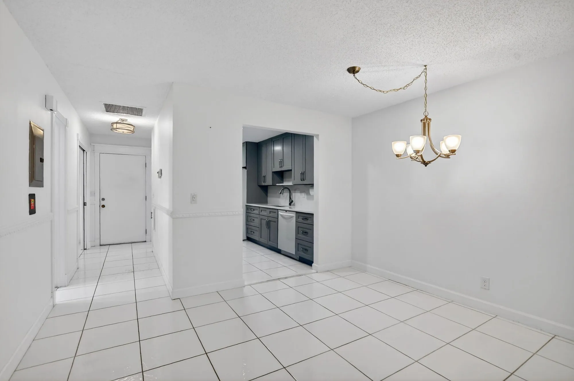 Property Slideshow image 11 of 45 | 13942 via flora b, Delray Beach, FL, 33484