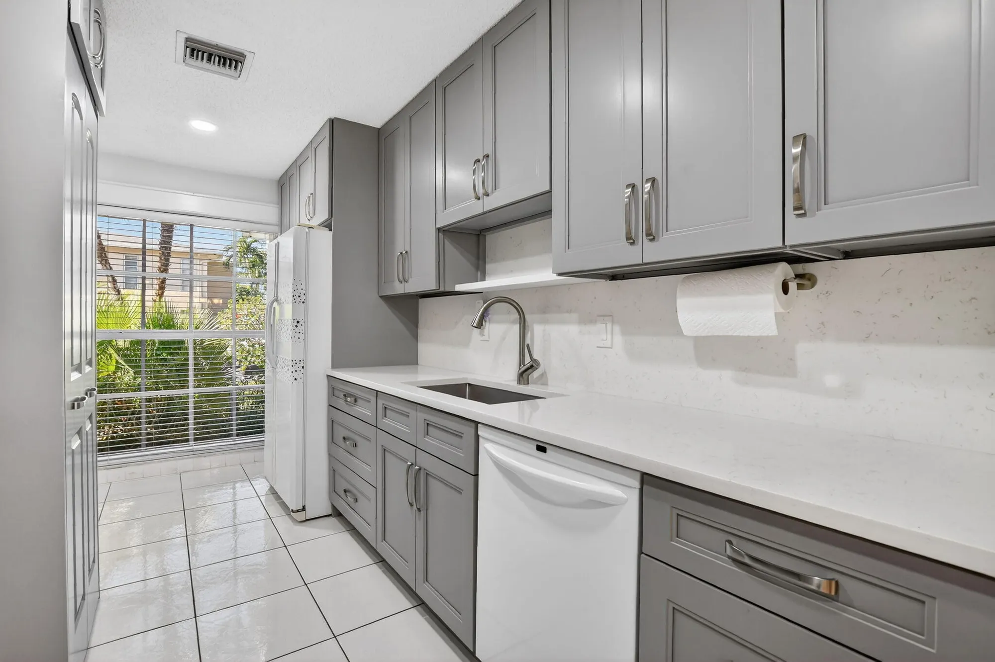 Property Slideshow image 5 of 45 | 13942 via flora b, Delray Beach, FL, 33484
