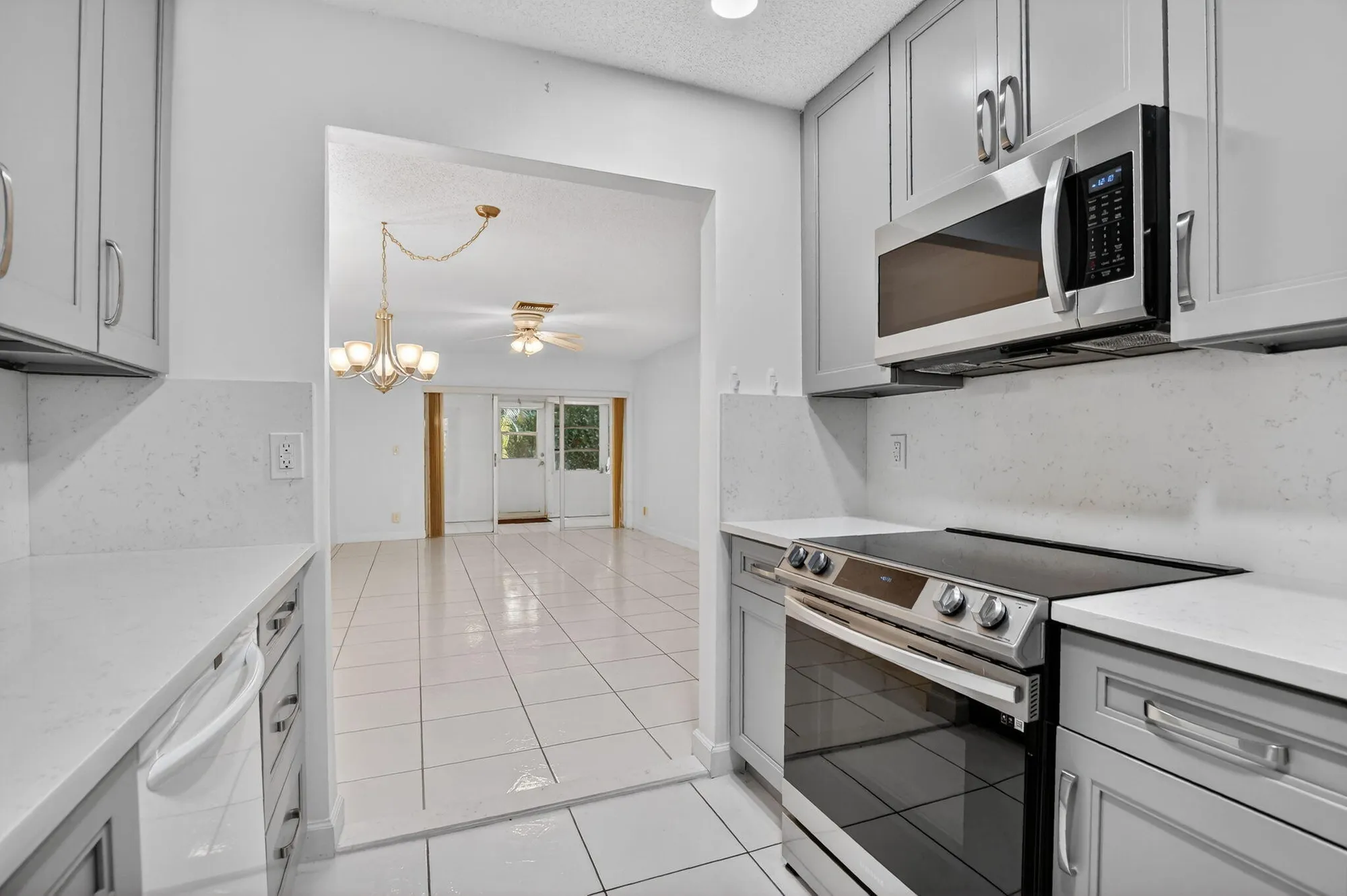 Property Slideshow image 8 of 45 | 13942 via flora b, Delray Beach, FL, 33484
