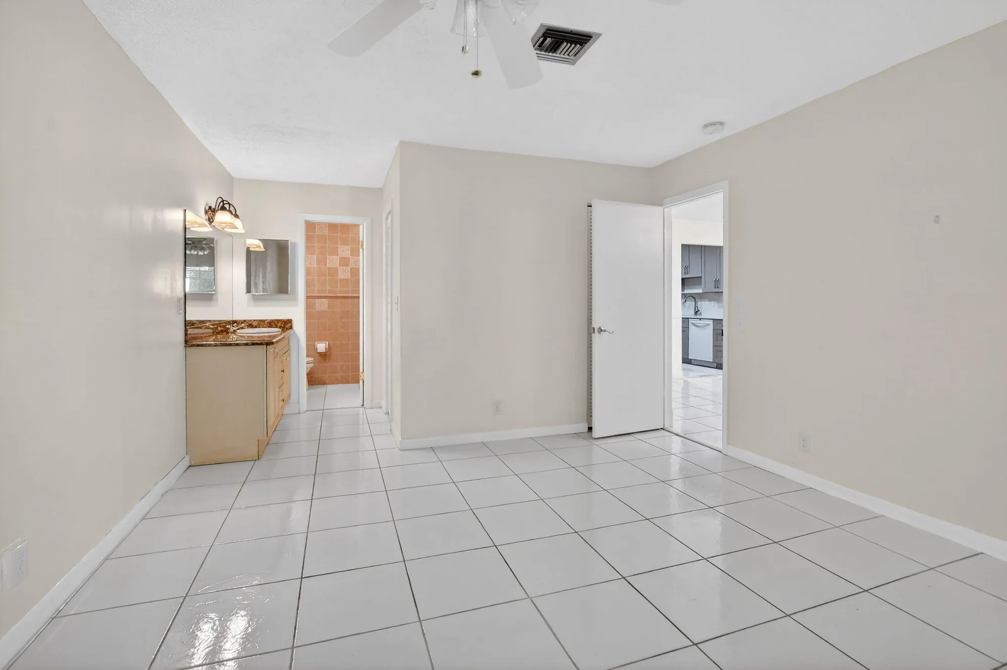 Property Slideshow image 16 of 45 | 13942 via flora b, Delray Beach, FL, 33484
