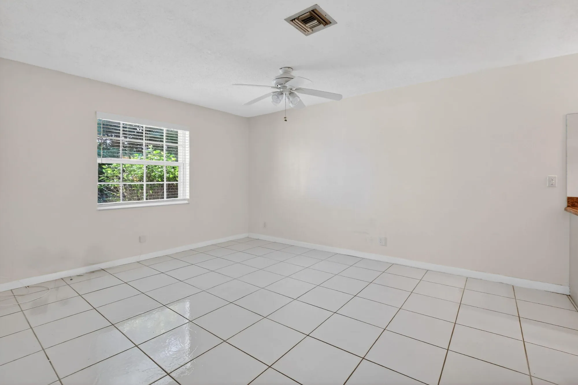 Property Slideshow image 15 of 45 | 13942 via flora b, Delray Beach, FL, 33484